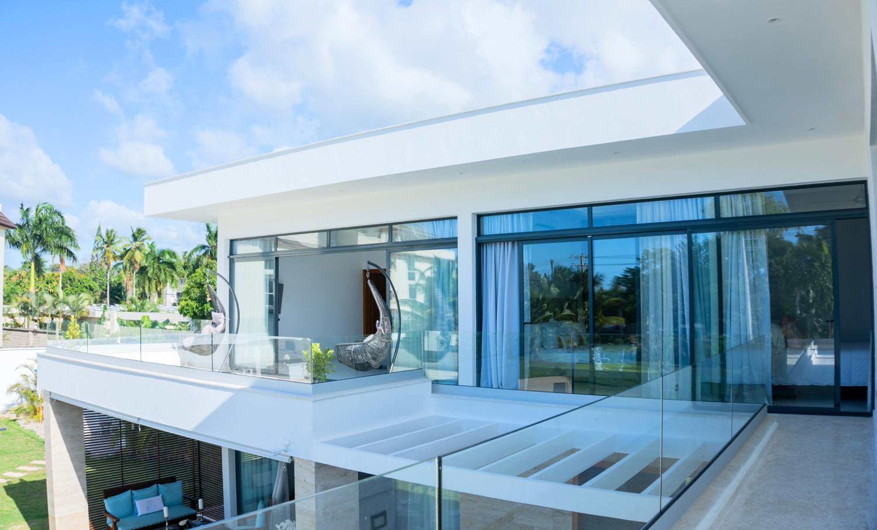 Villa photo 2