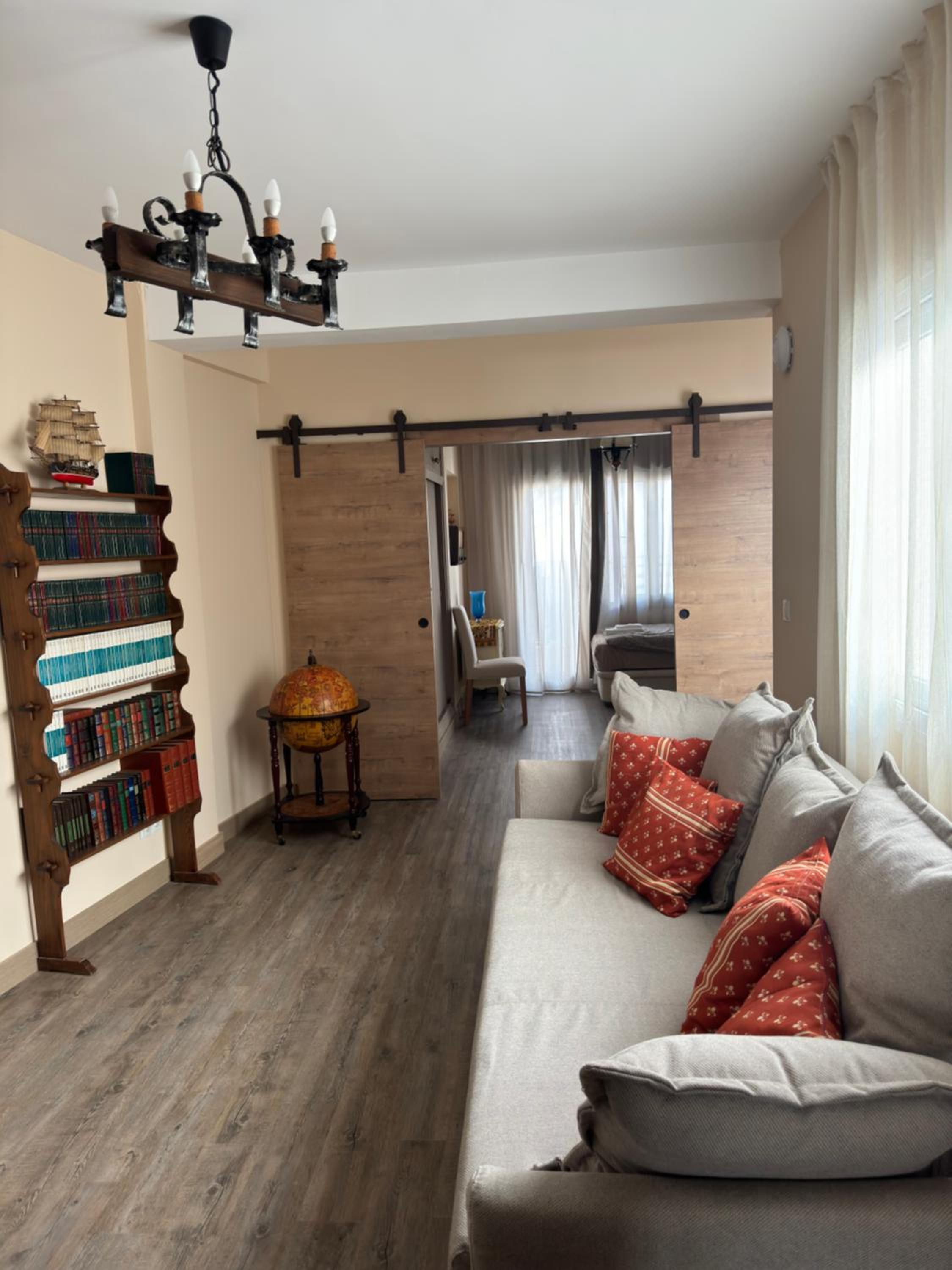 Apartamento de Dos Habitaciones con Terraza
