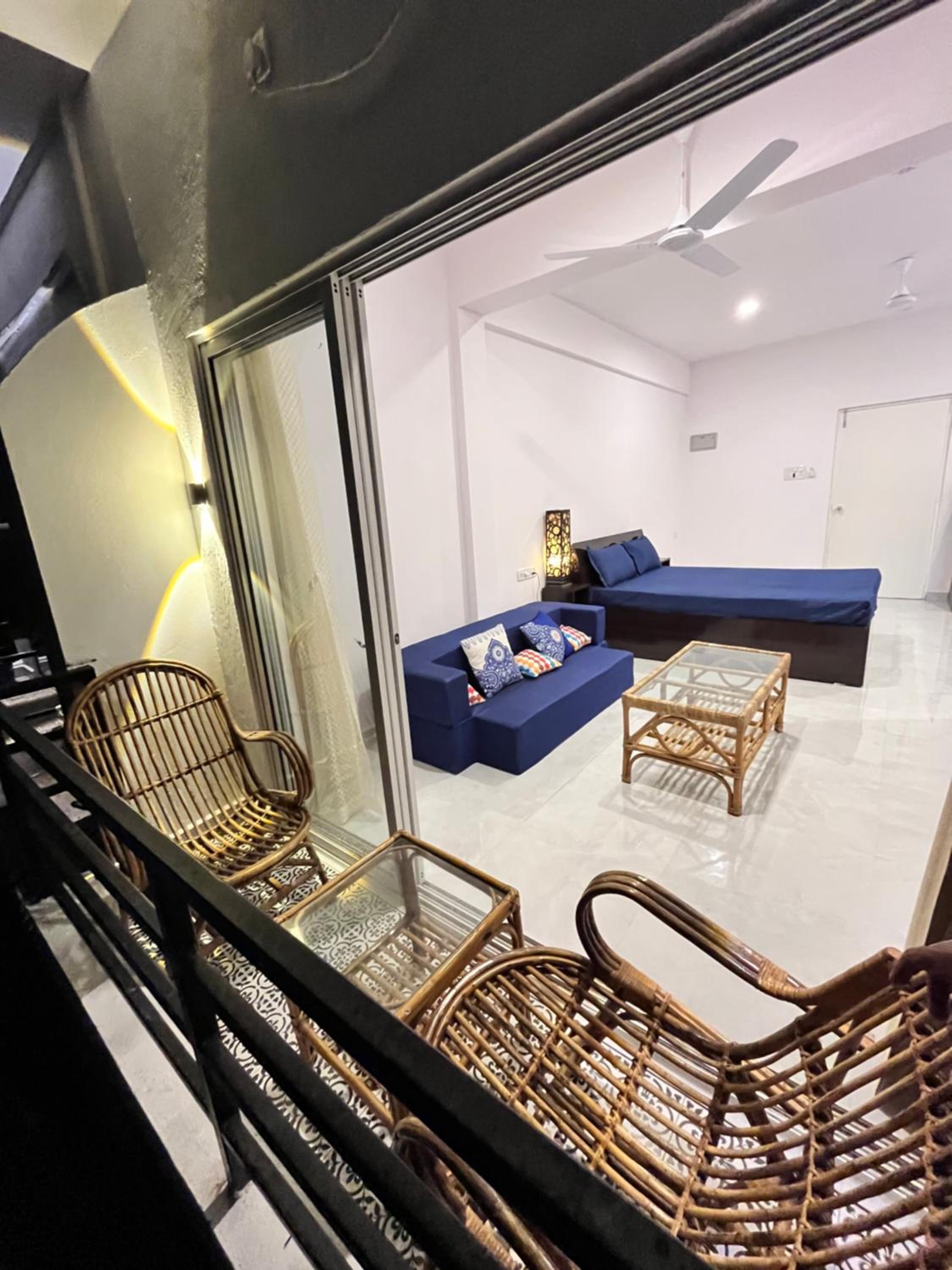 Studio with Balcony photo 3