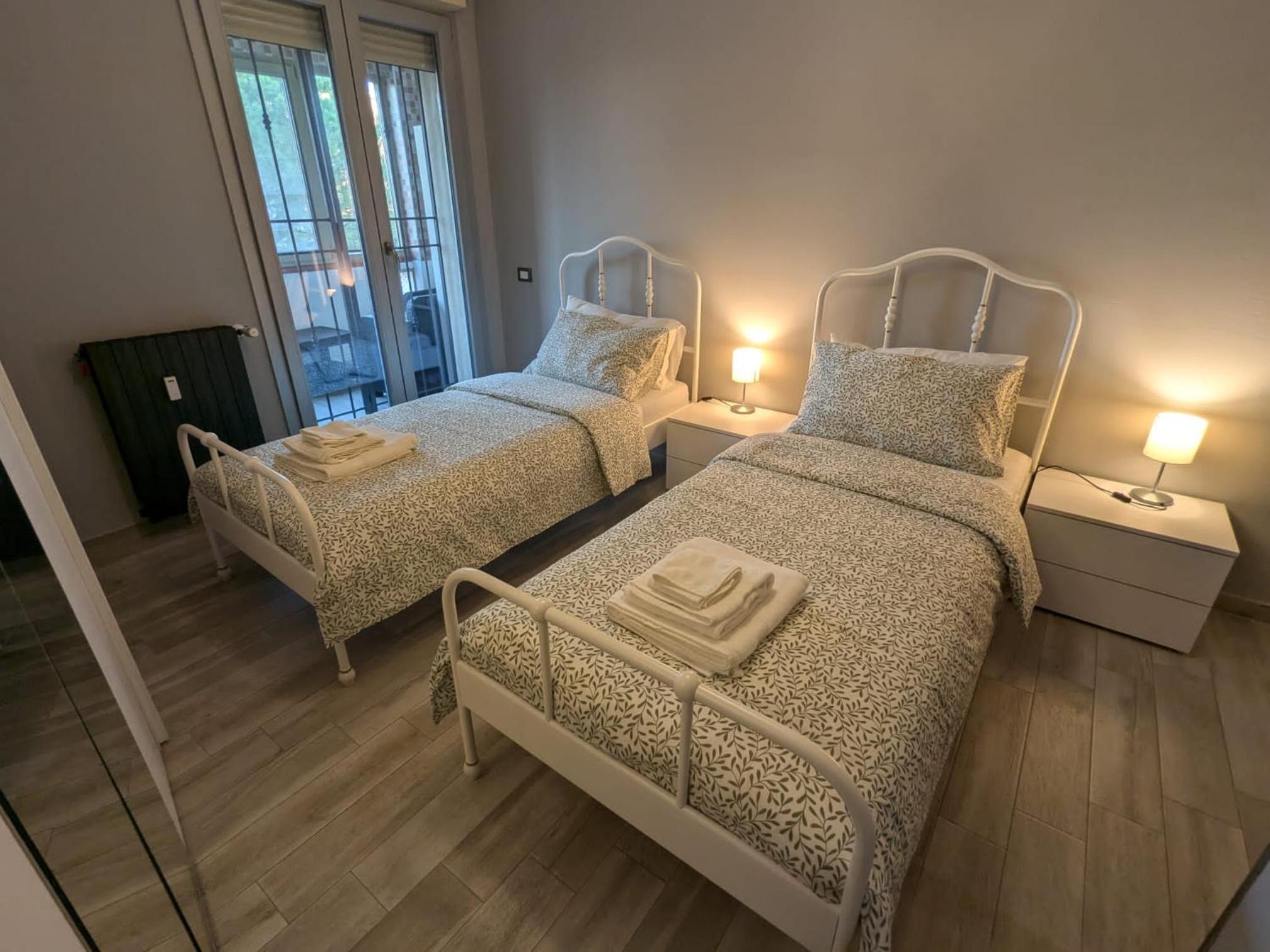 Double or Twin Room with Shared Bathroom photo 1