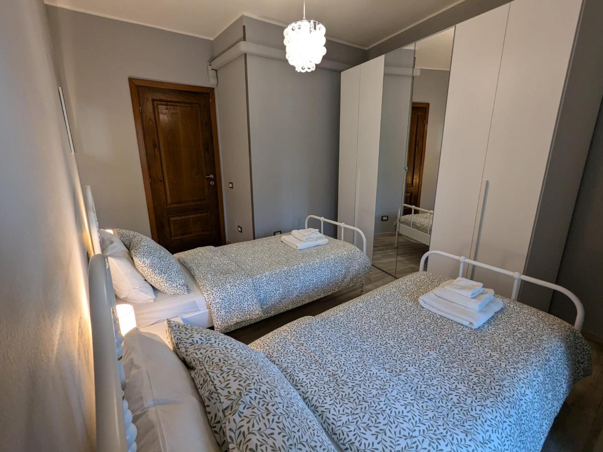 Double or Twin Room with Shared Bathroom photo 3