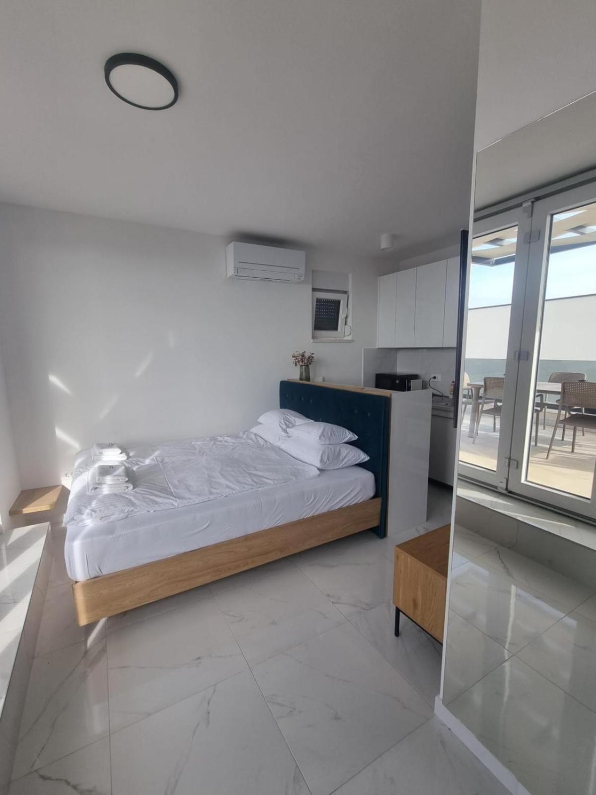 Studio with Sea View