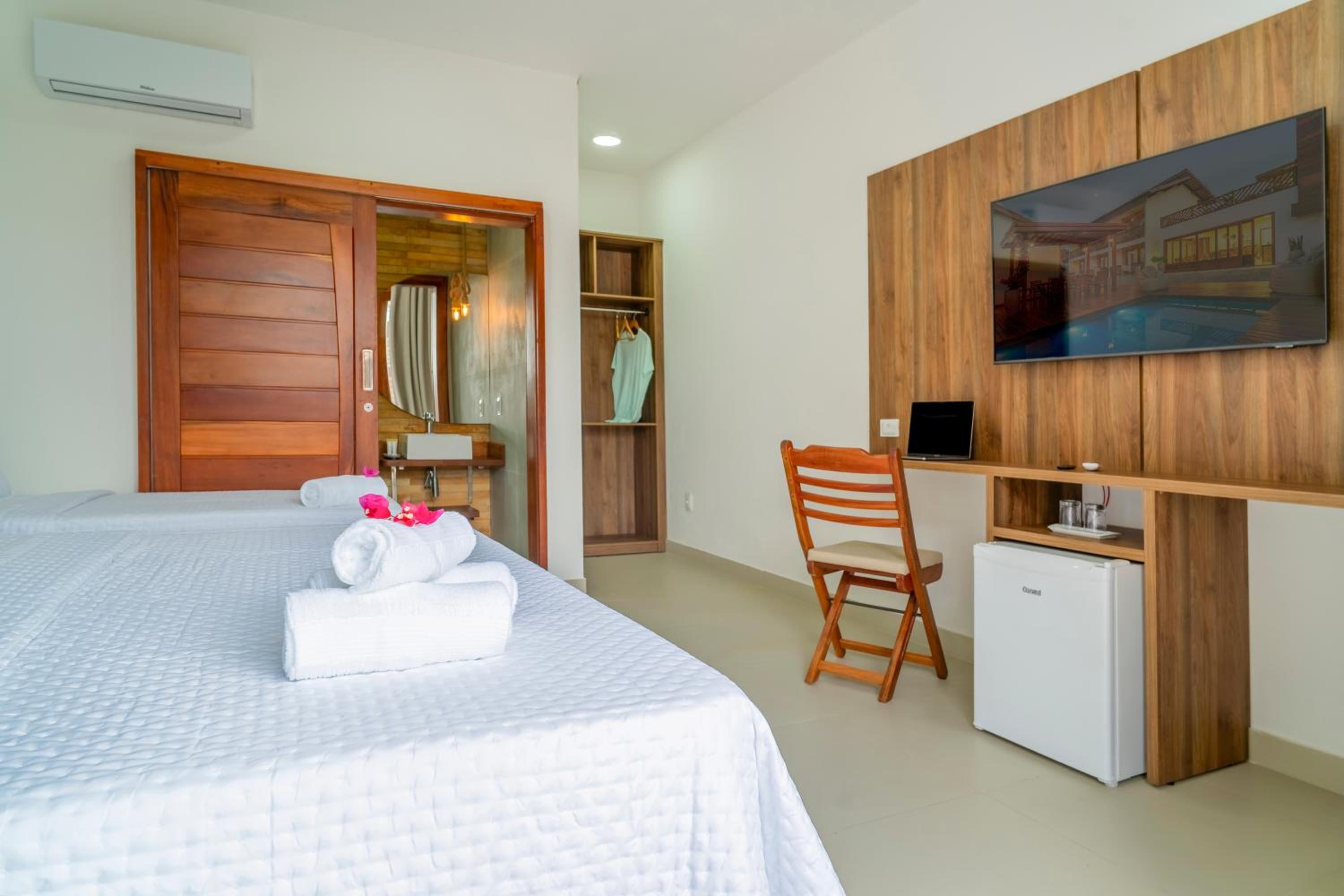 Superior Triple Room photo 3