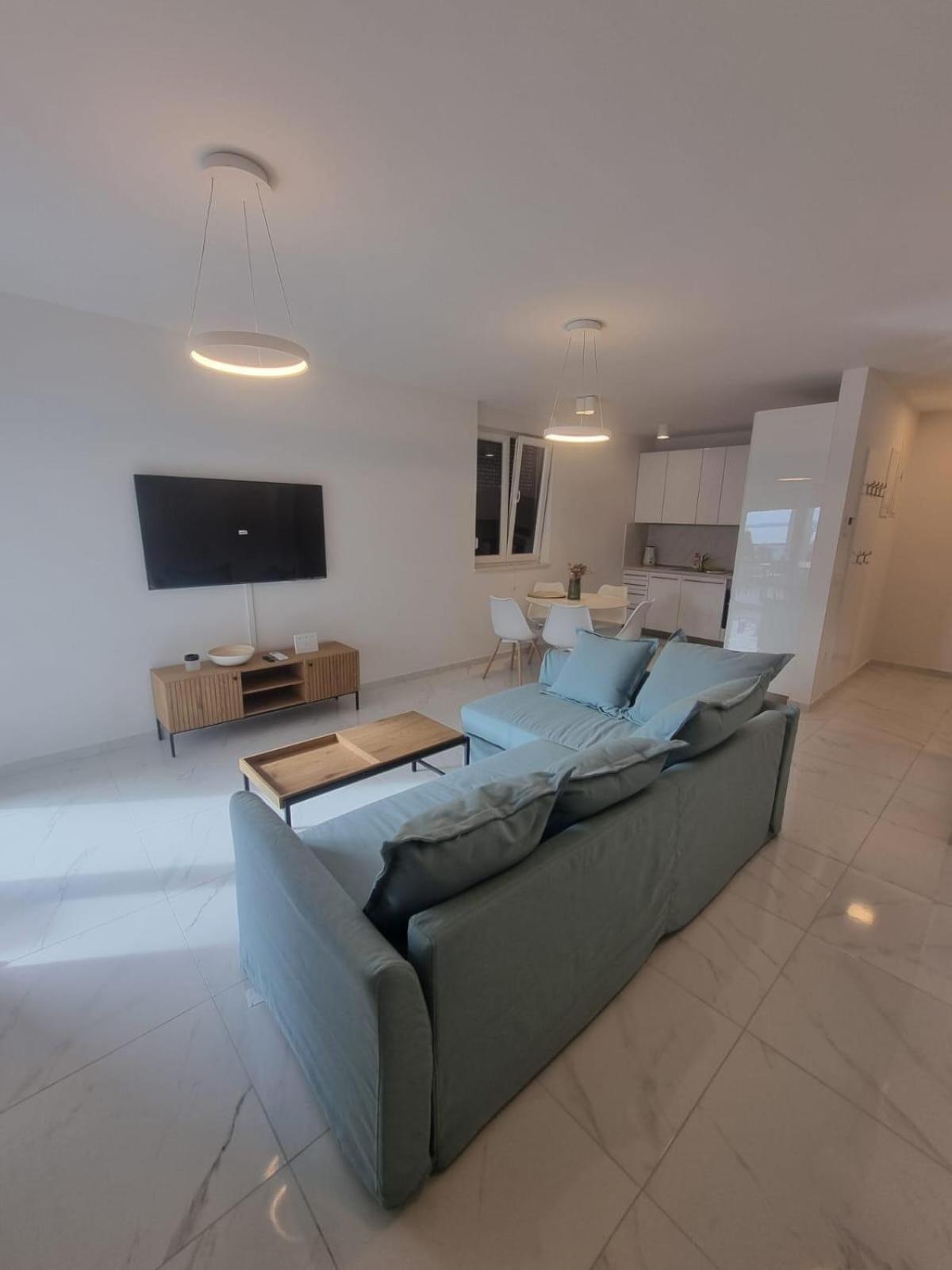 Three-Bedroom Apartment with Balcony