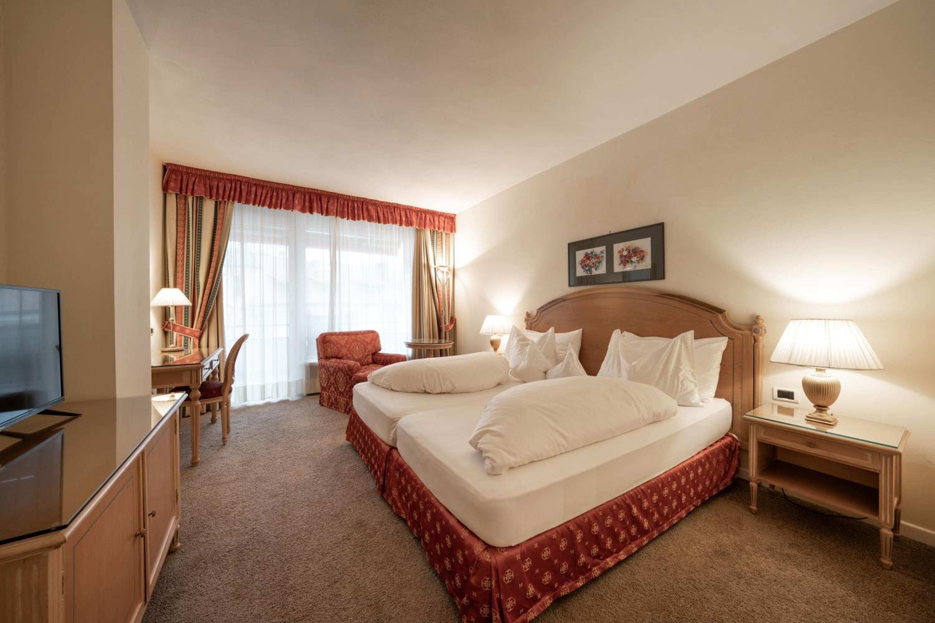 Large Double or Twin Room photo 3