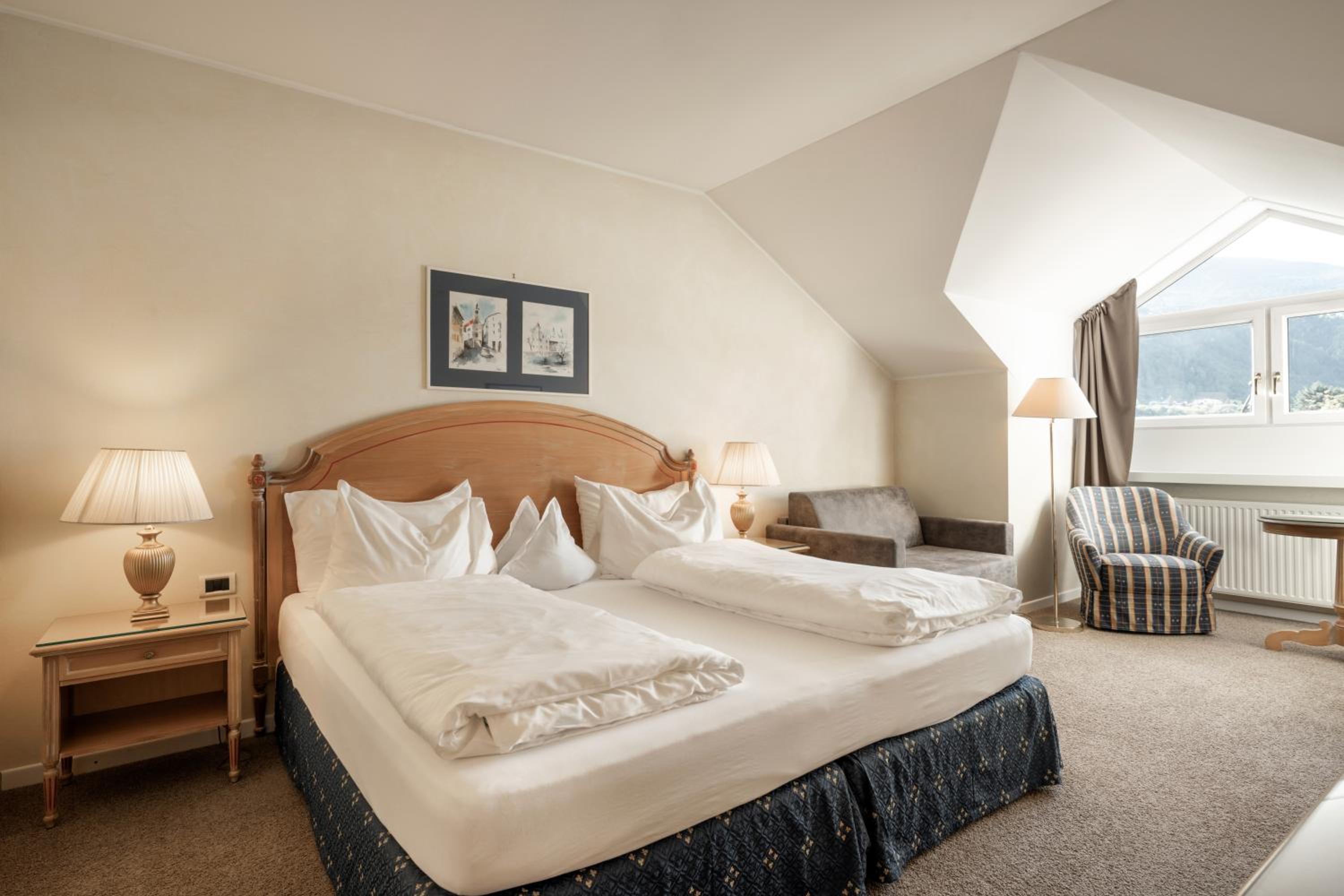 Large Double or Twin Room photo 2