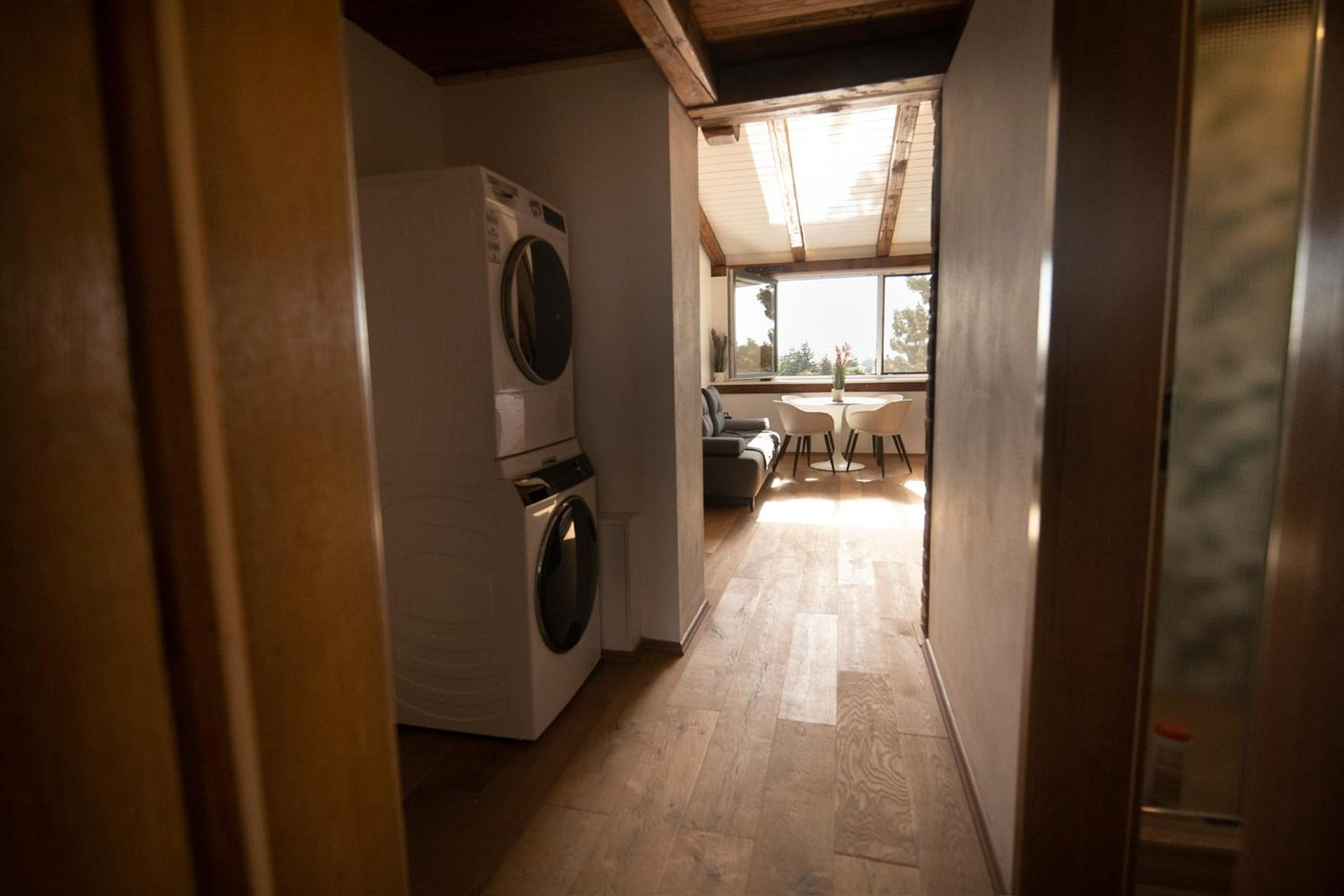 One-Bedroom Apartment photo 3