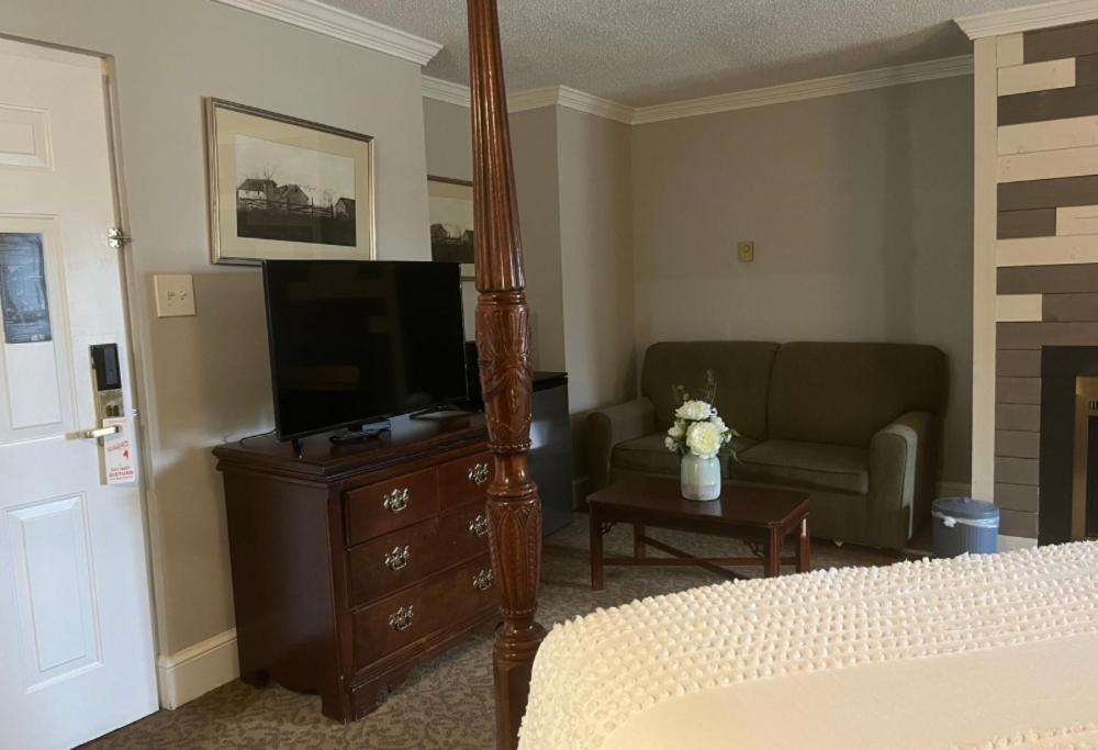 Standard King Room - Photo 4
