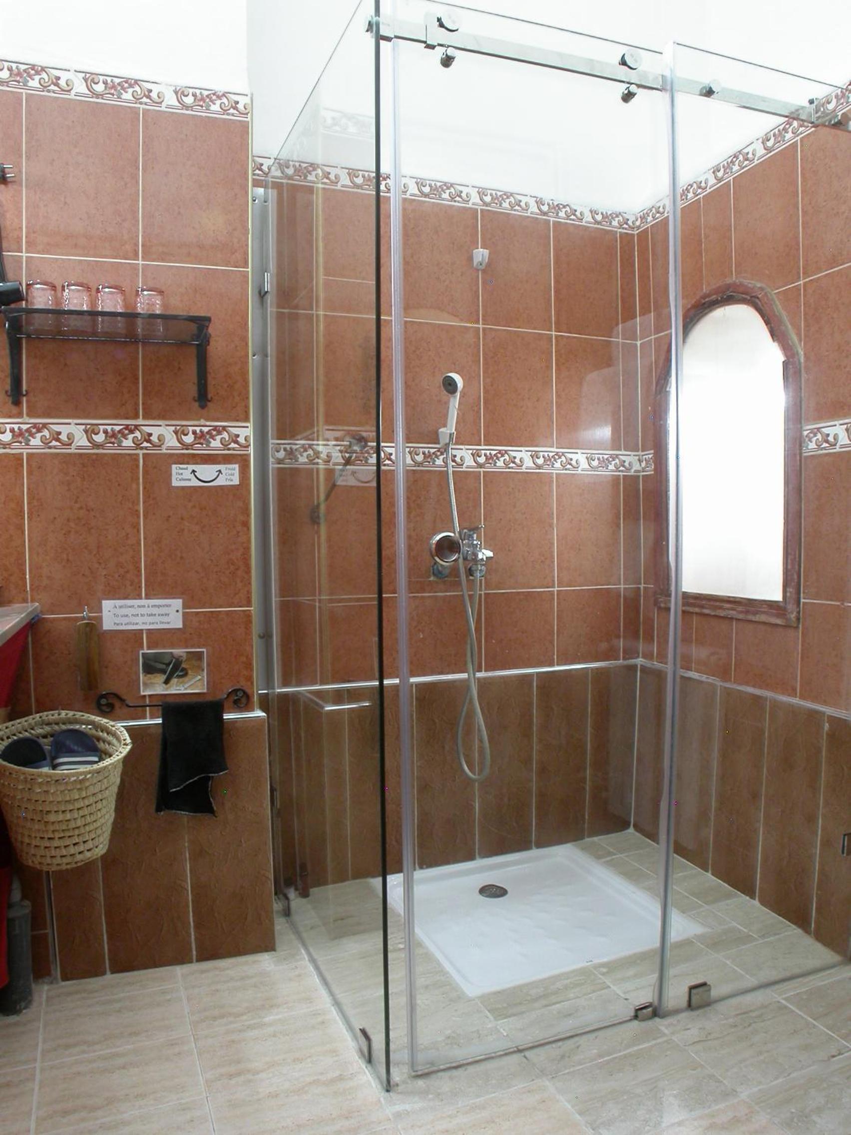 Quadruple Room - Photo 6