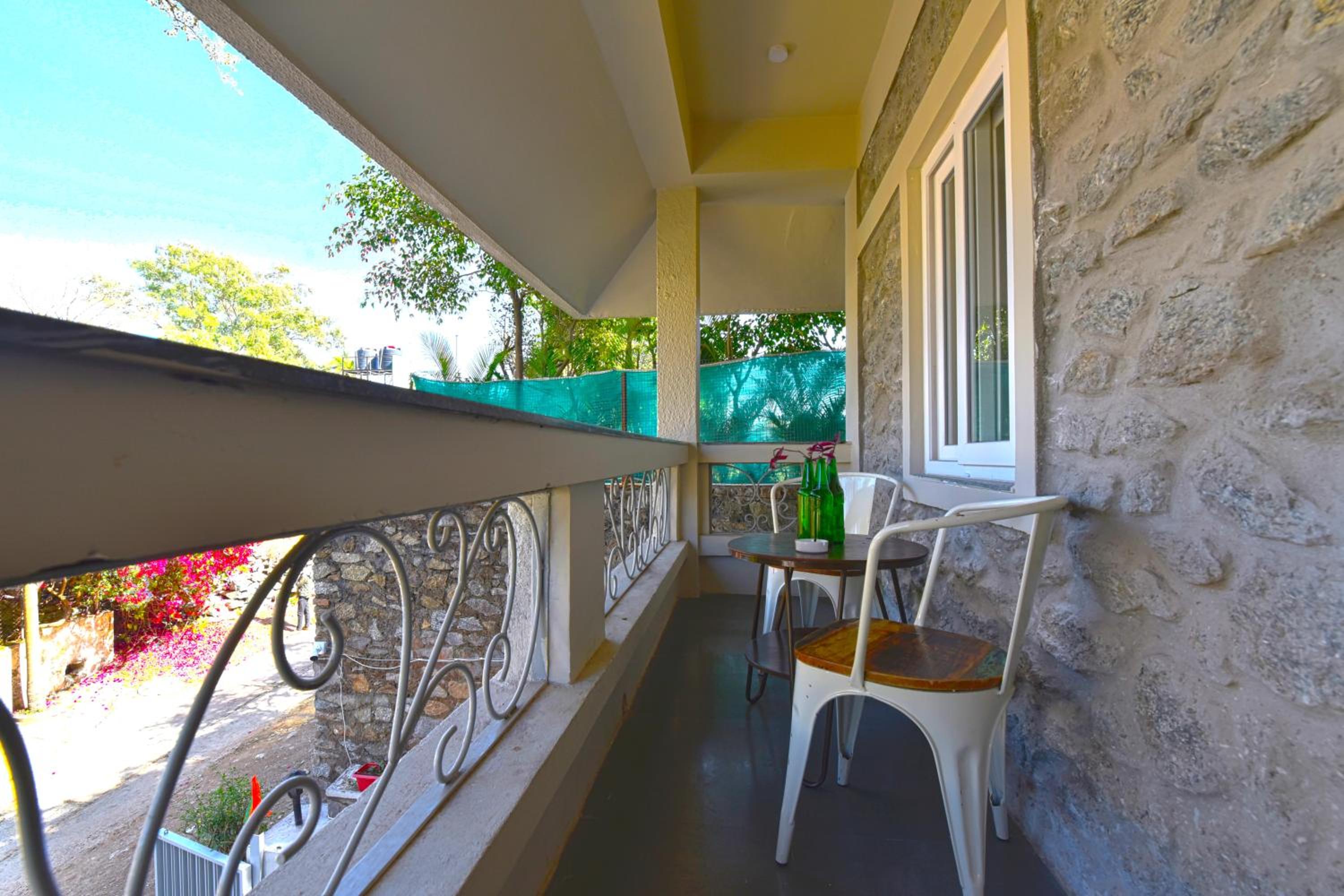 Deluxe Double Room With Balcony photo 2