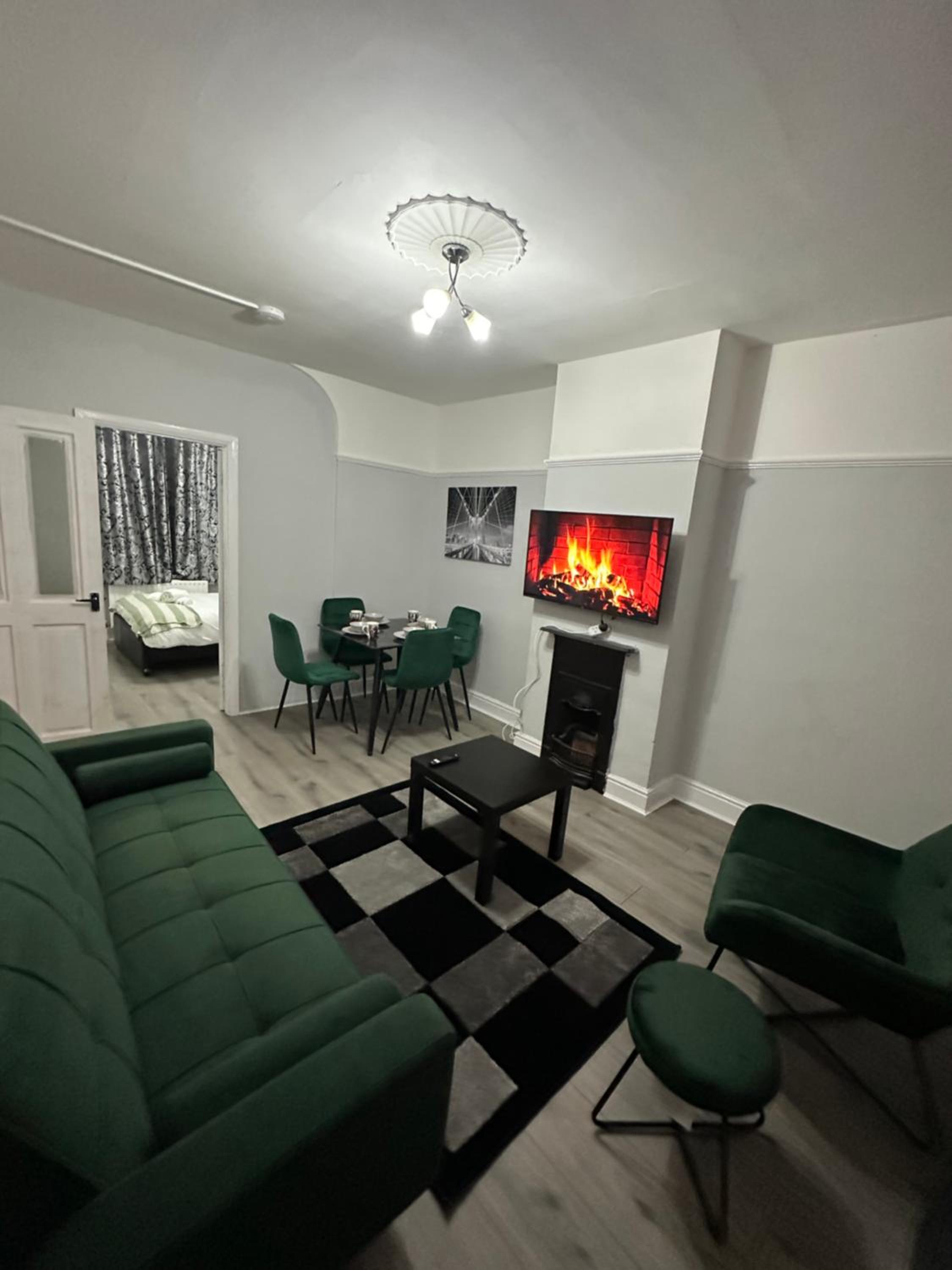 Three-Bedroom Apartment photo 1