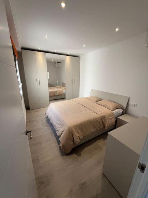 Three-Bedroom Apartment photo 3