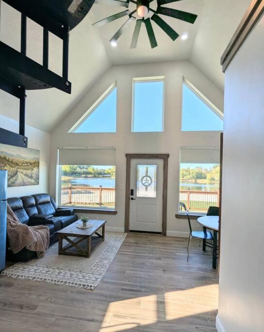 Three-Bedroom Villa photo 3