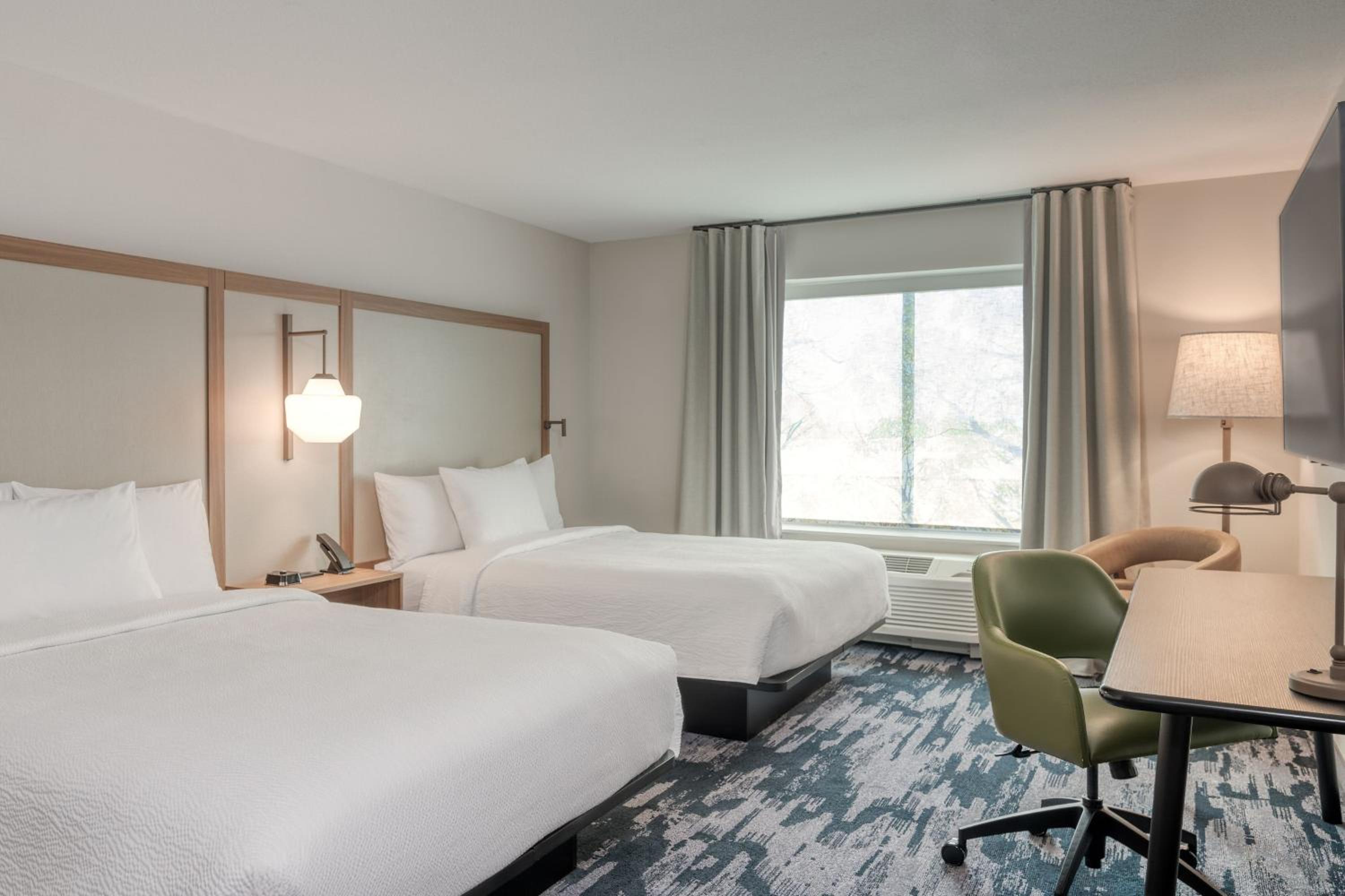 Queen Room with Two Queen Beds - Photo 1