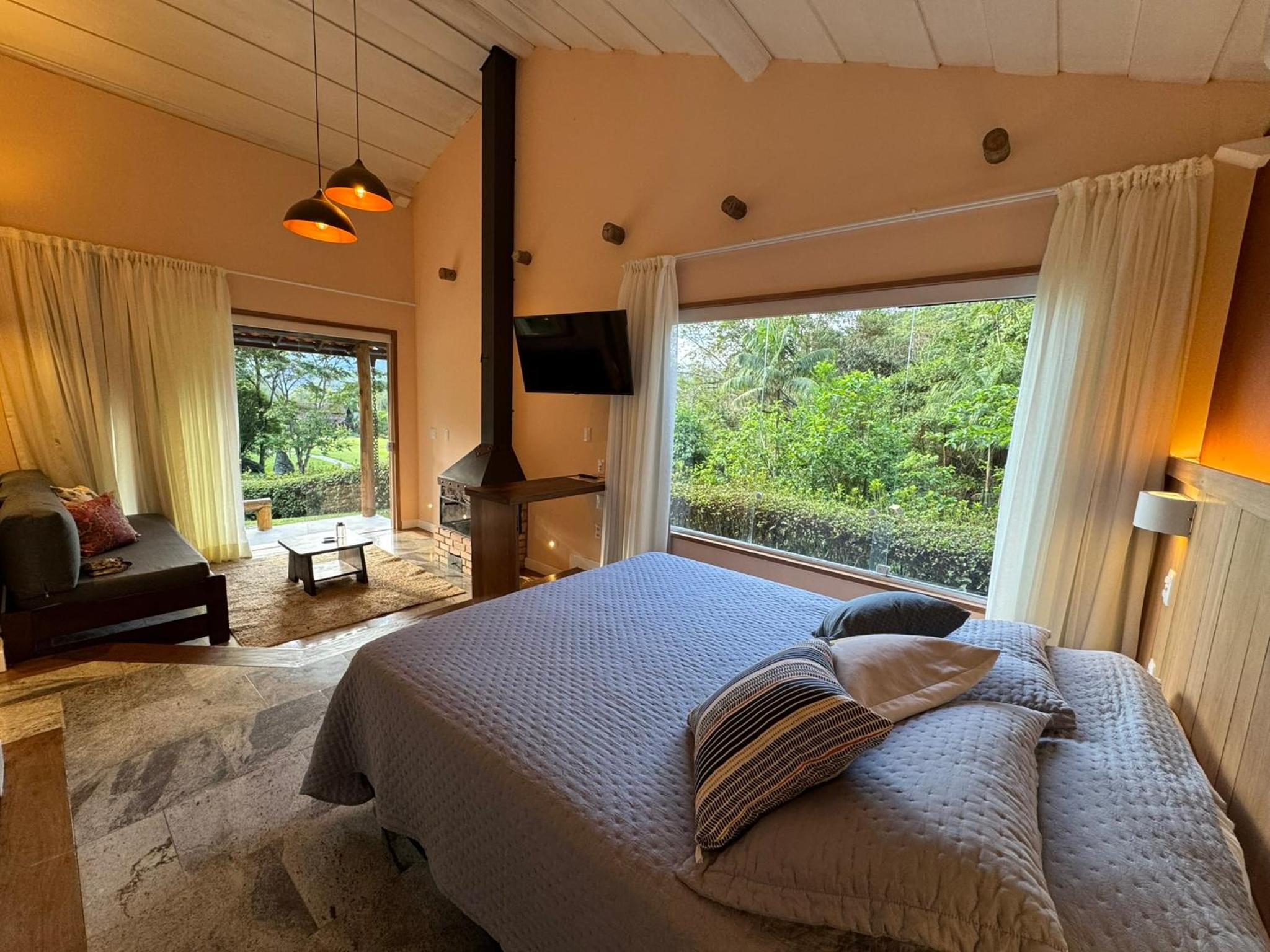 Deluxe Suite photo 1