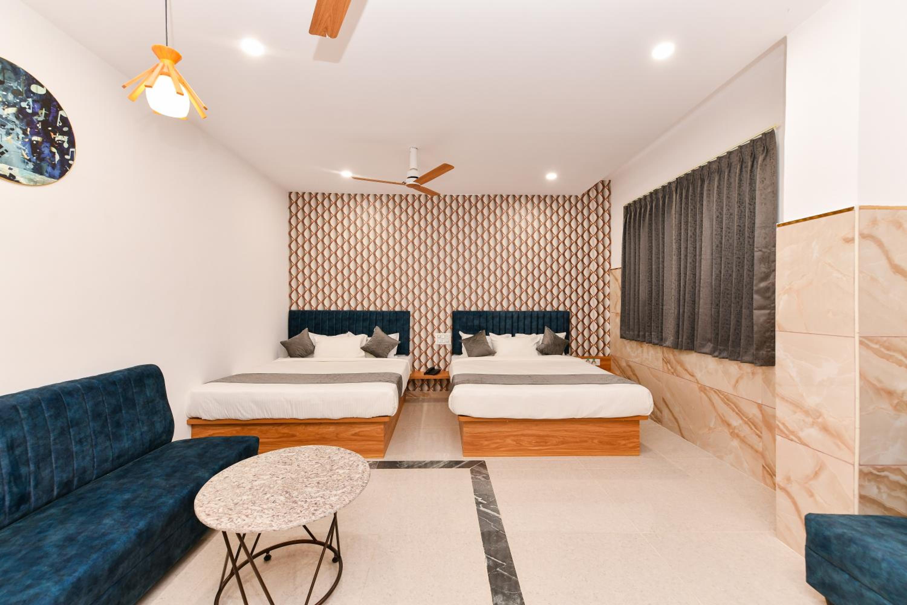 Family Room - Photo 8