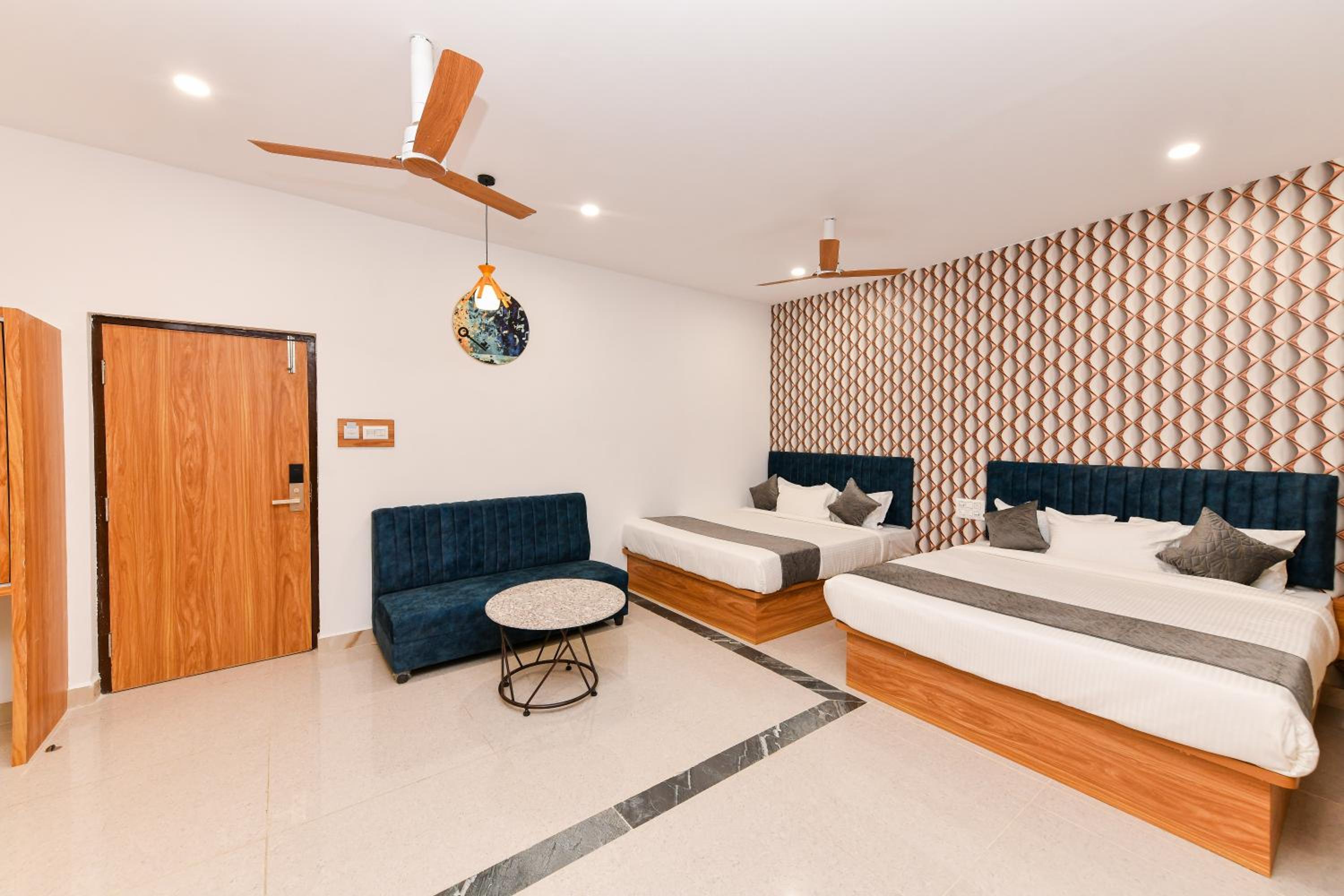 Family Room - Photo 1