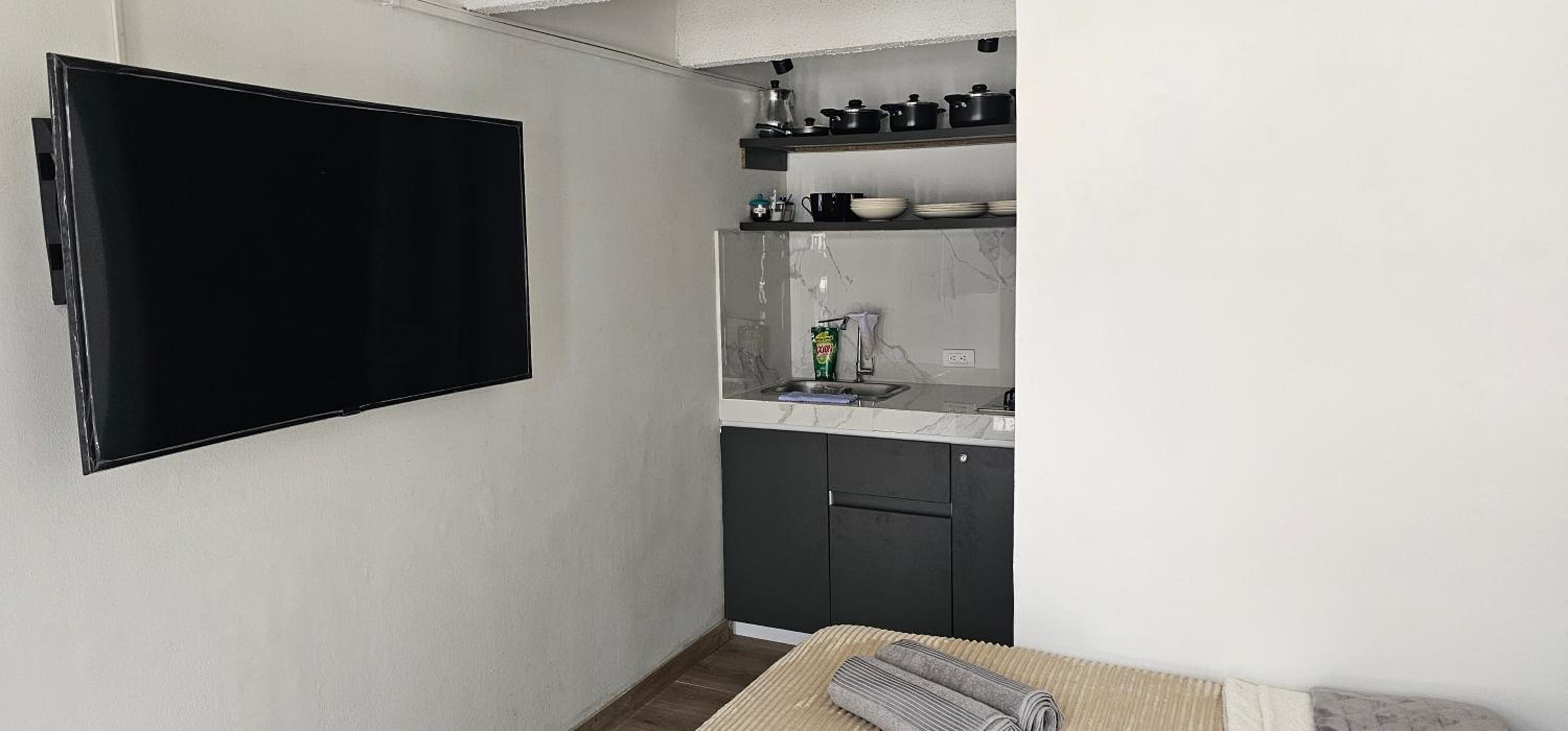 Studio Apartment with One Double Bed photo 1
