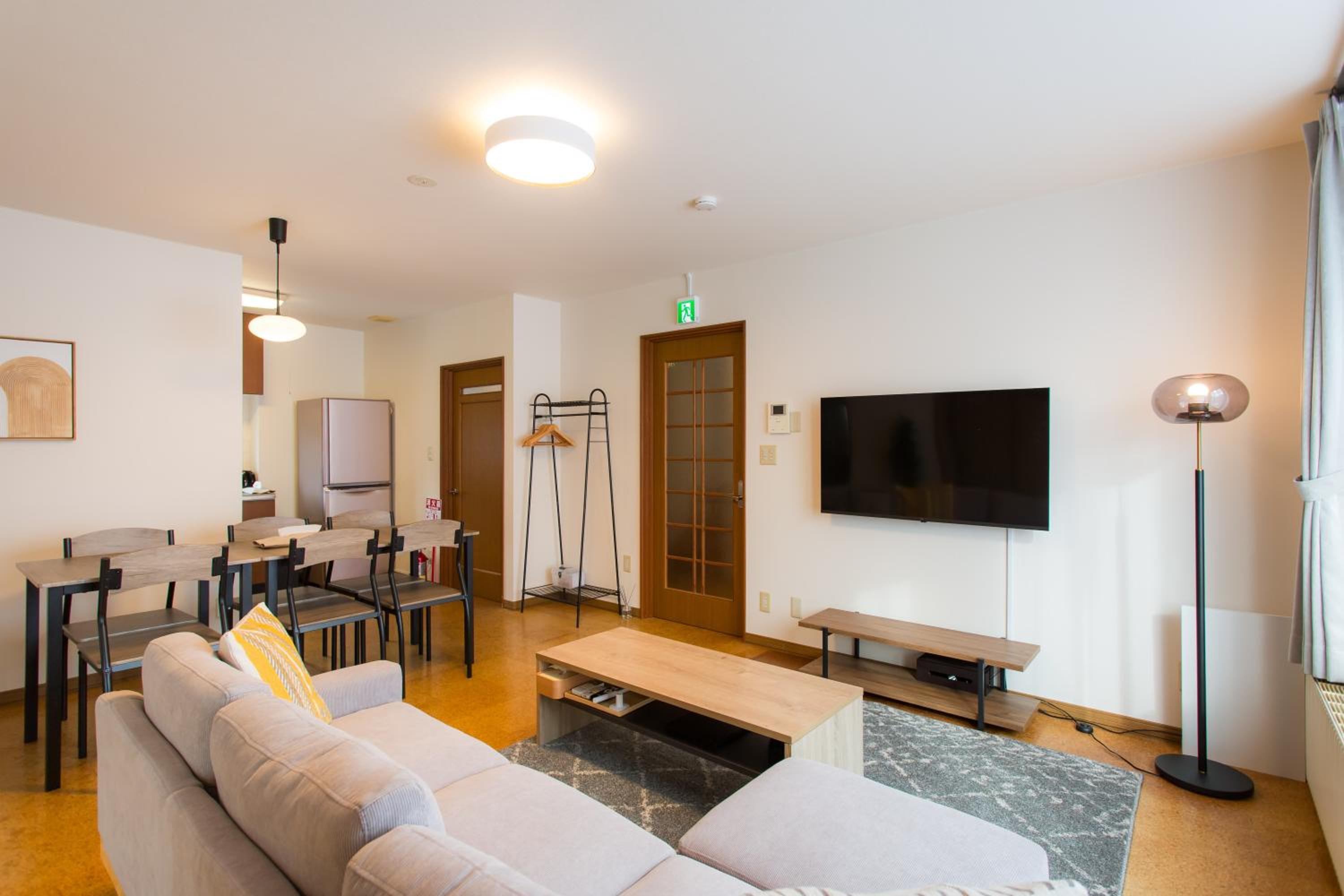 Four-Bedroom House photo 3