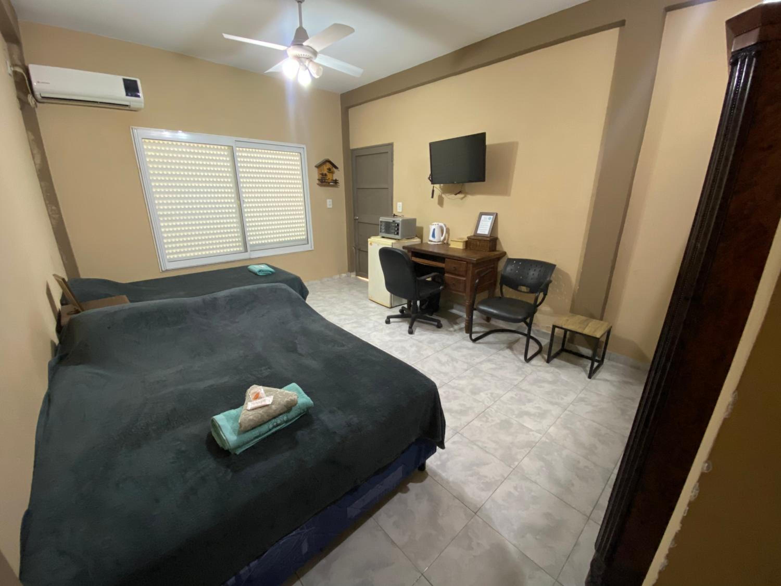 Quadruple Room with Private Bathroom photo 2