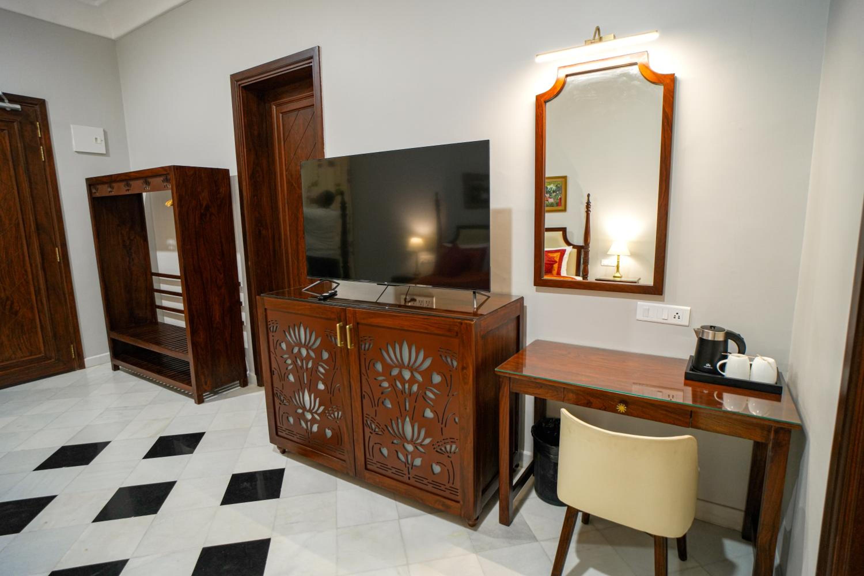 Deluxe Double or Twin Room with Garden View photo 3