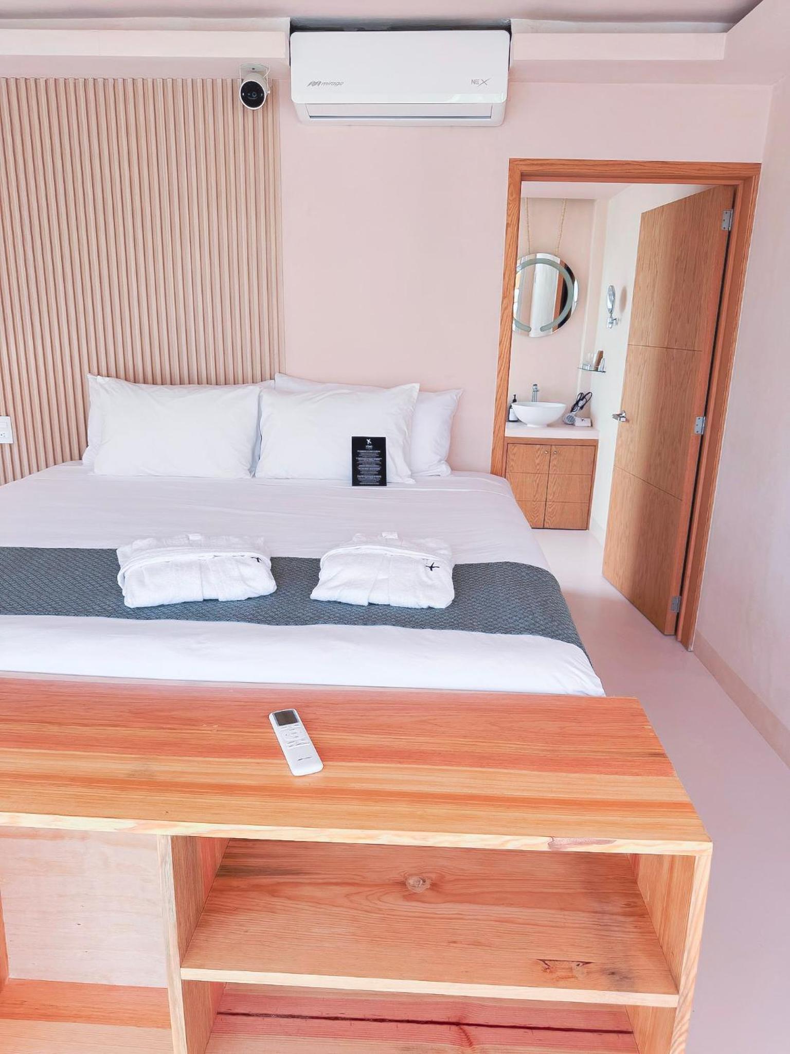 King Room with Pool View photo 3