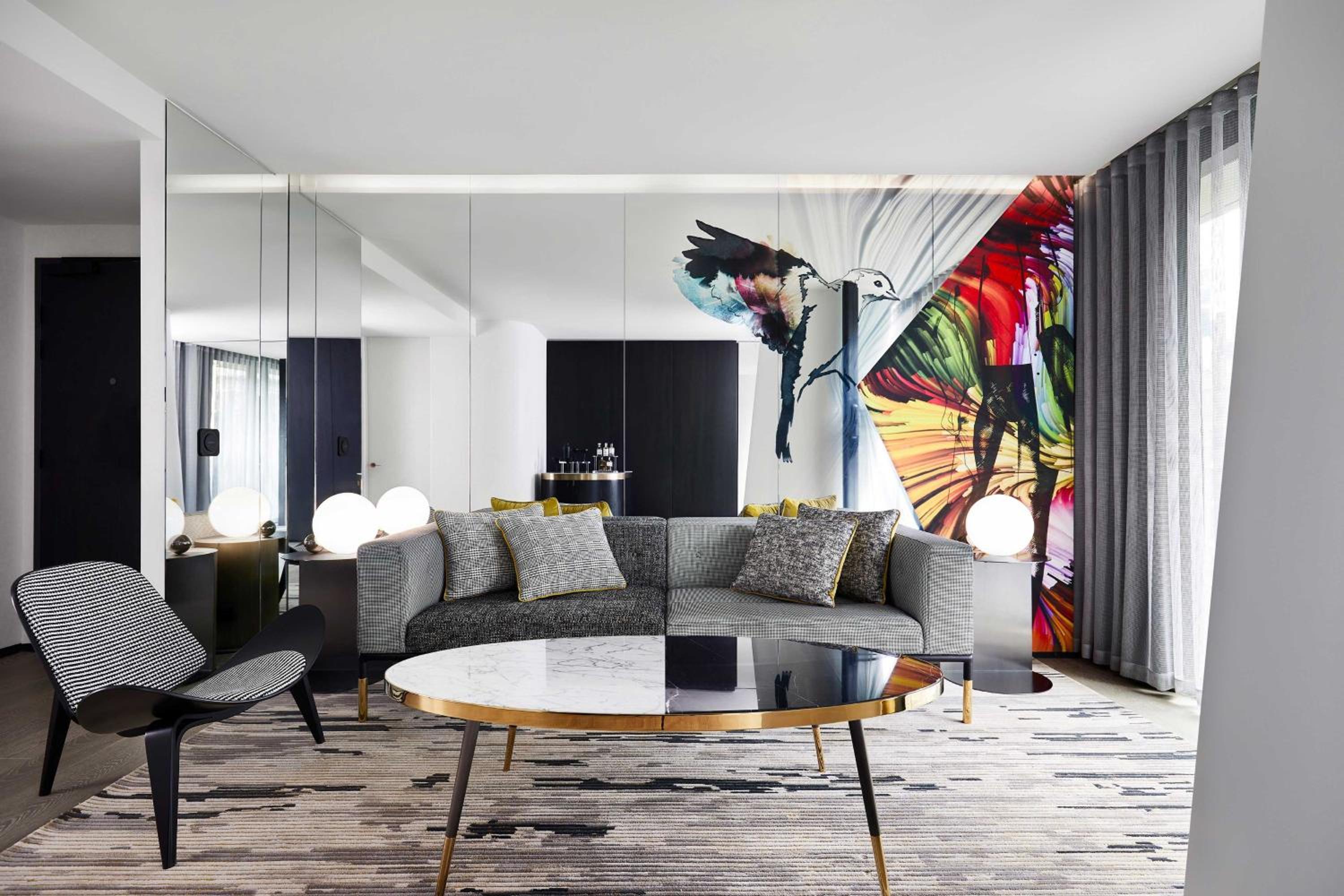 Urban Suite, Suite, 1 King Super - Photo 1