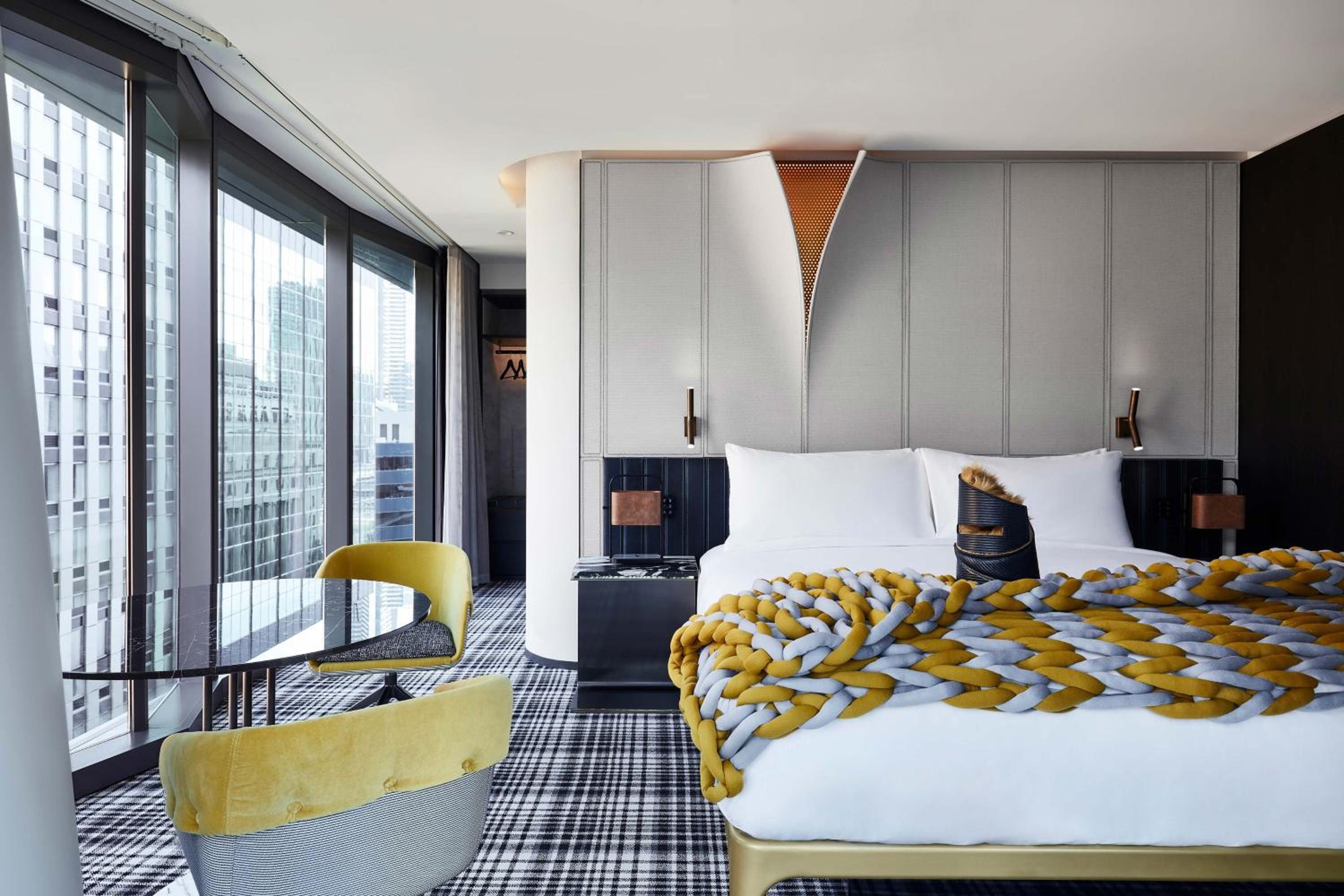 Urban Suite, Suite, 1 King Super - Photo 3