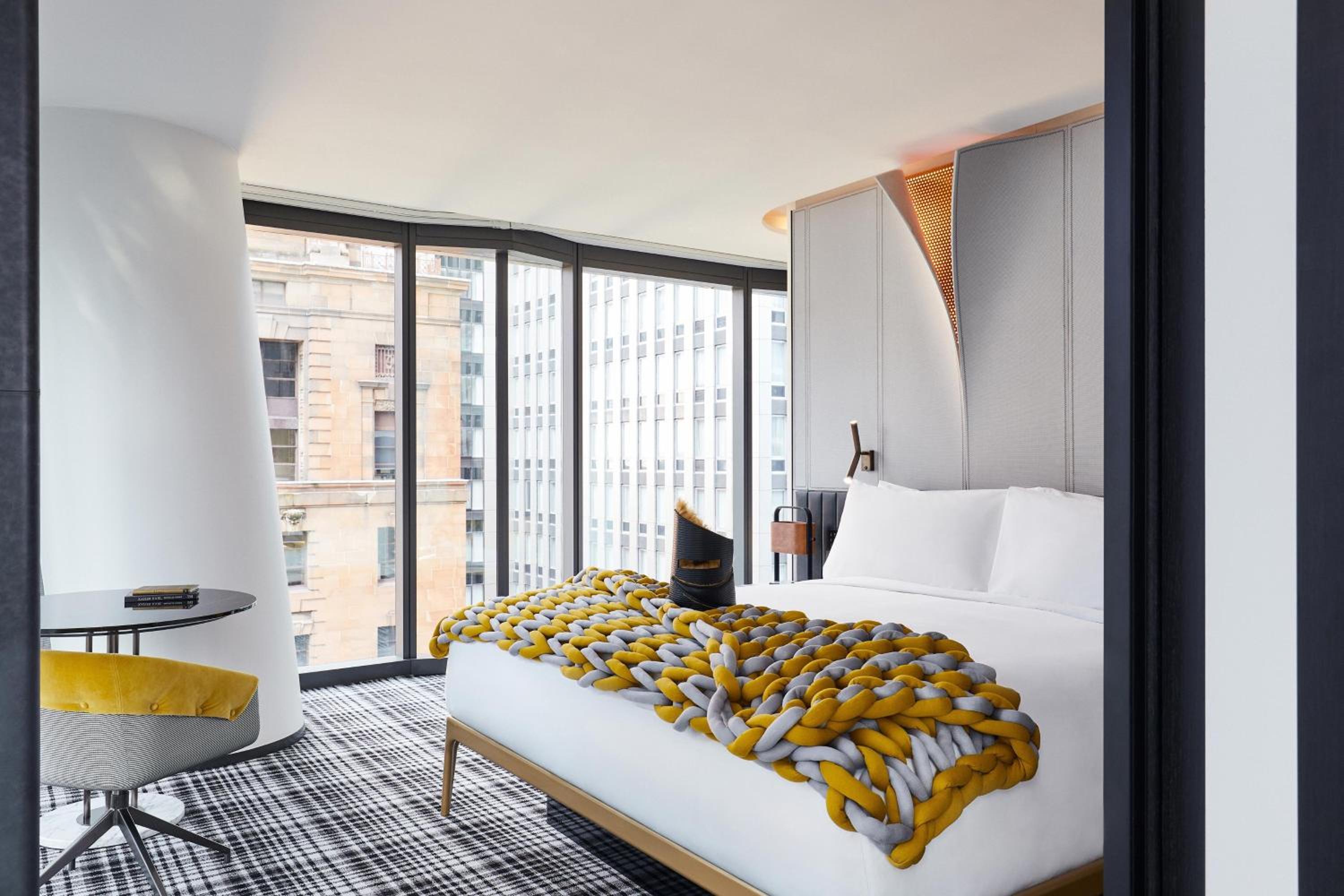 Urban Suite, Suite, 1 King Super - Photo 2
