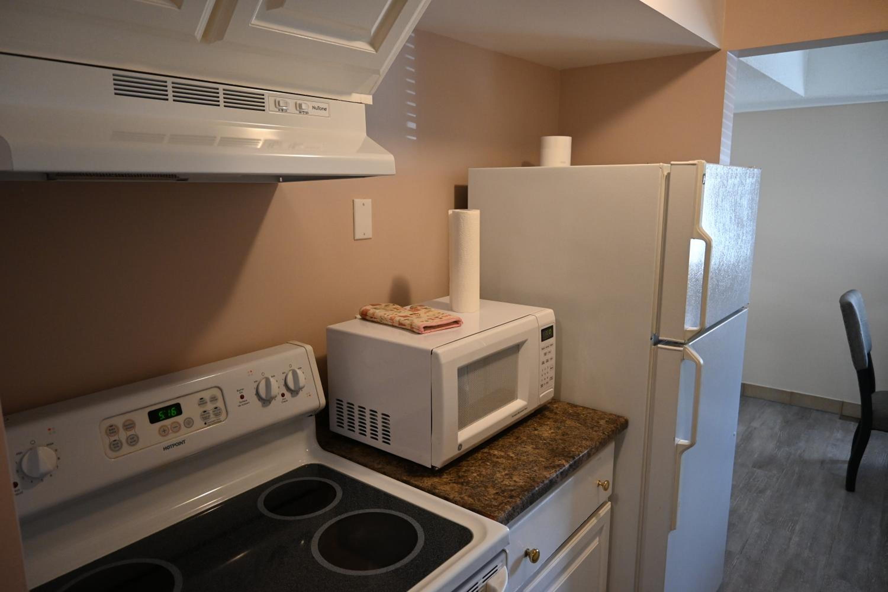 One-Bedroom Apartment - Photo 5