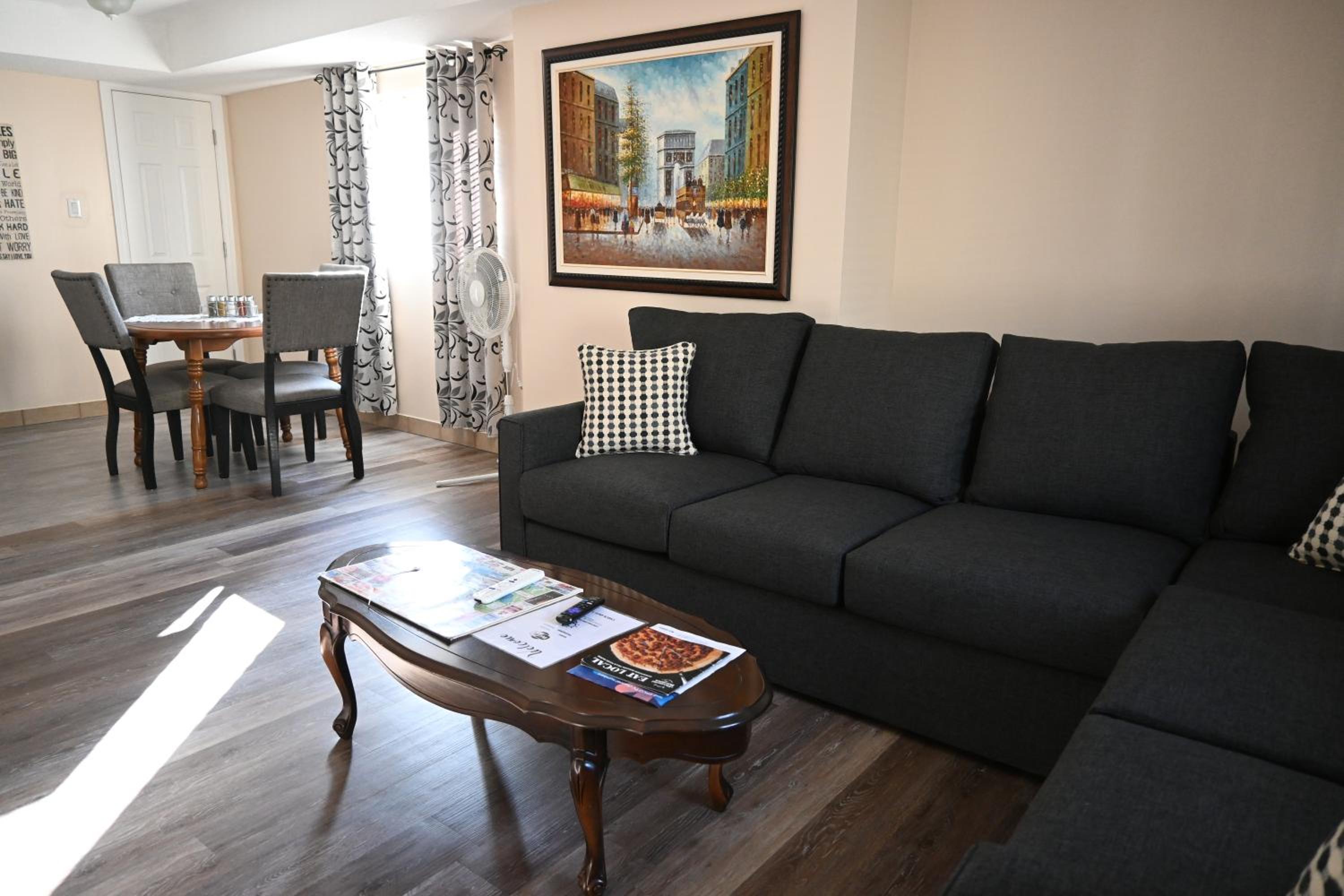 One-Bedroom Apartment - Photo 3