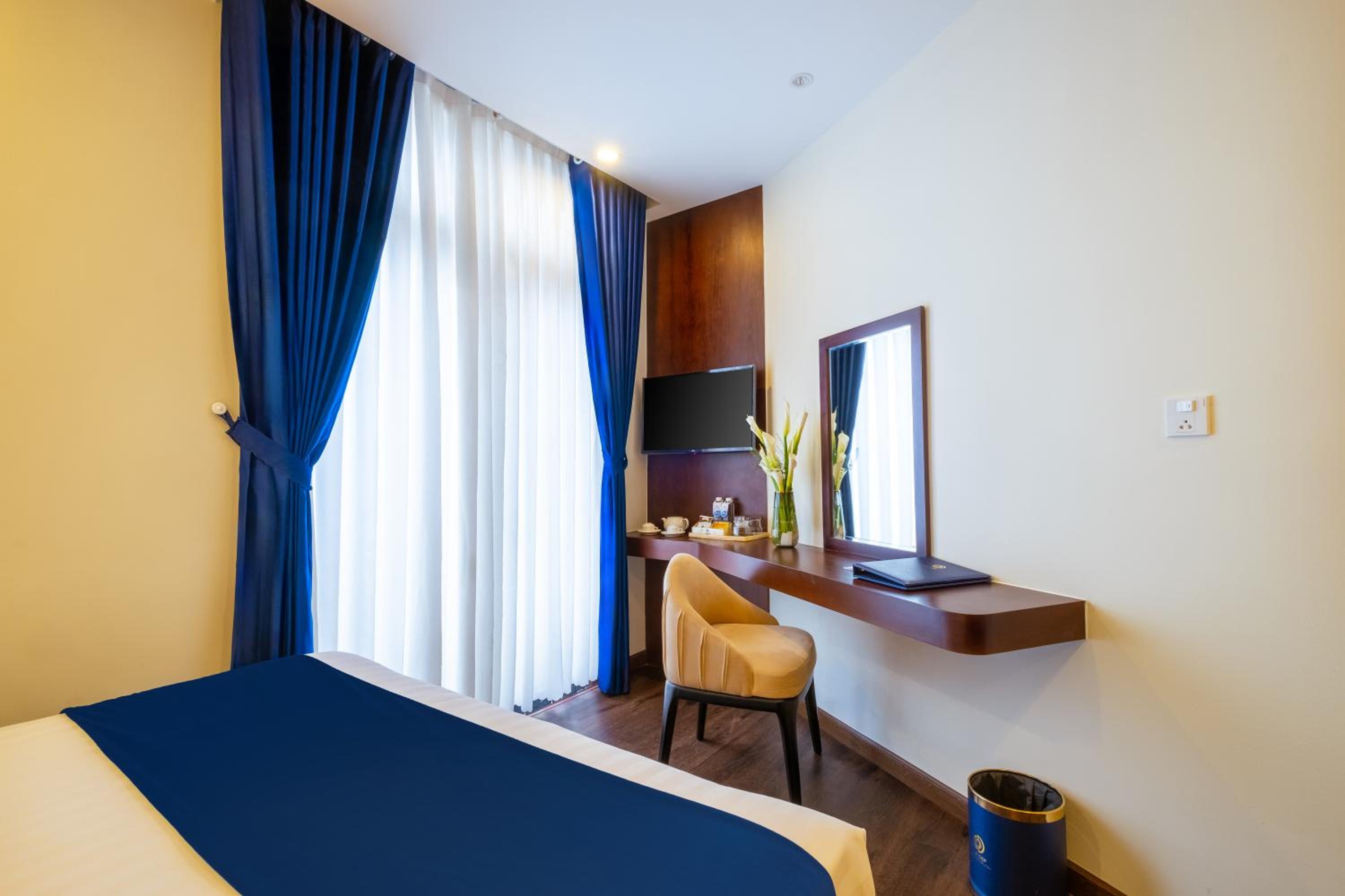 Deluxe Room - Photo 3