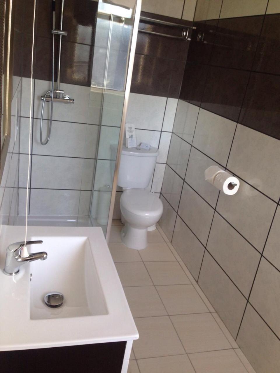 Double Room - Photo 5