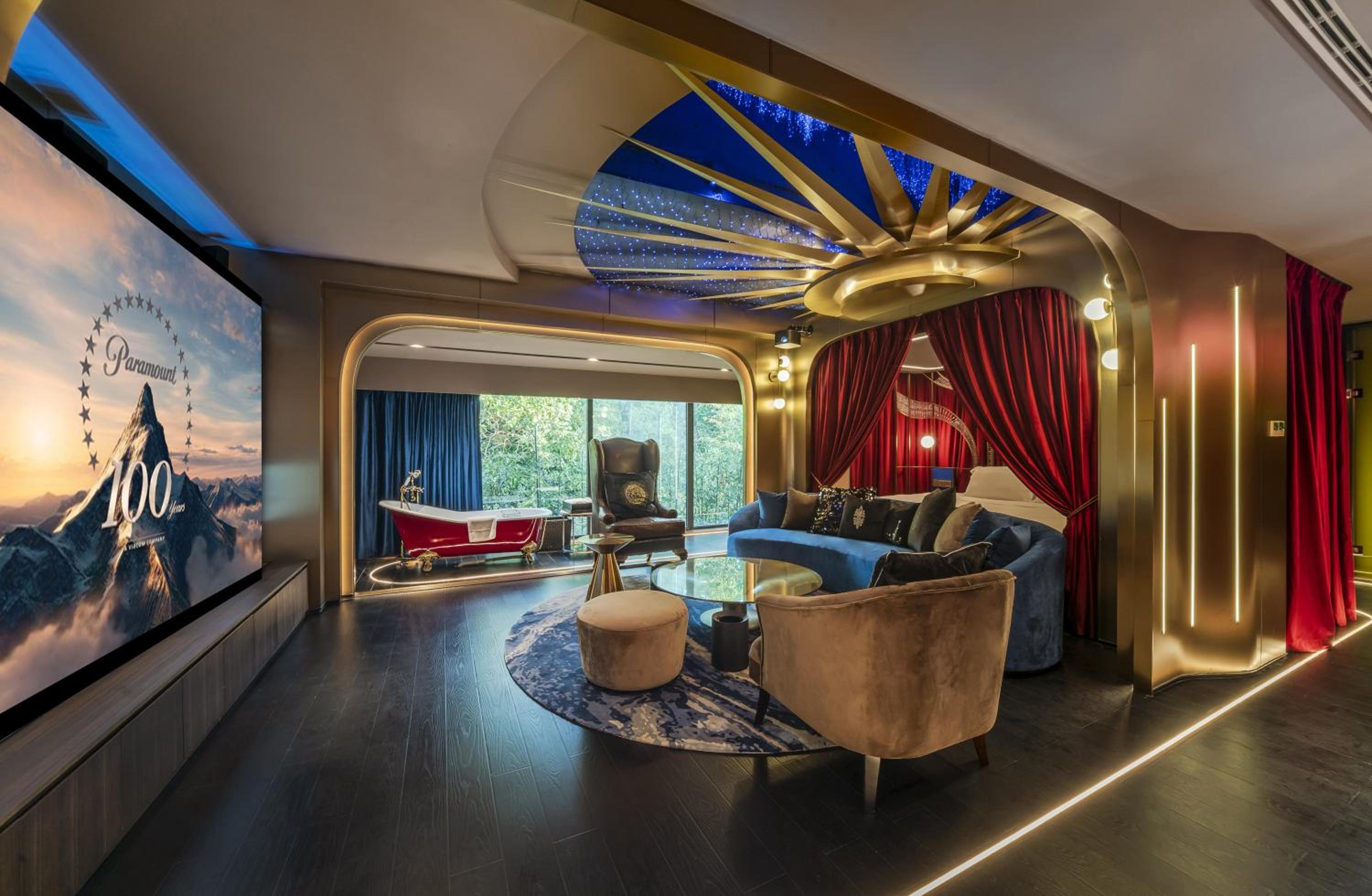 Deluxe King Room