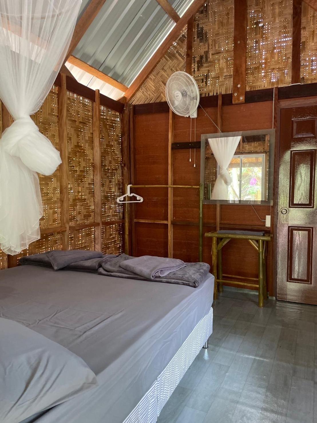 Superior Bungalow photo 1