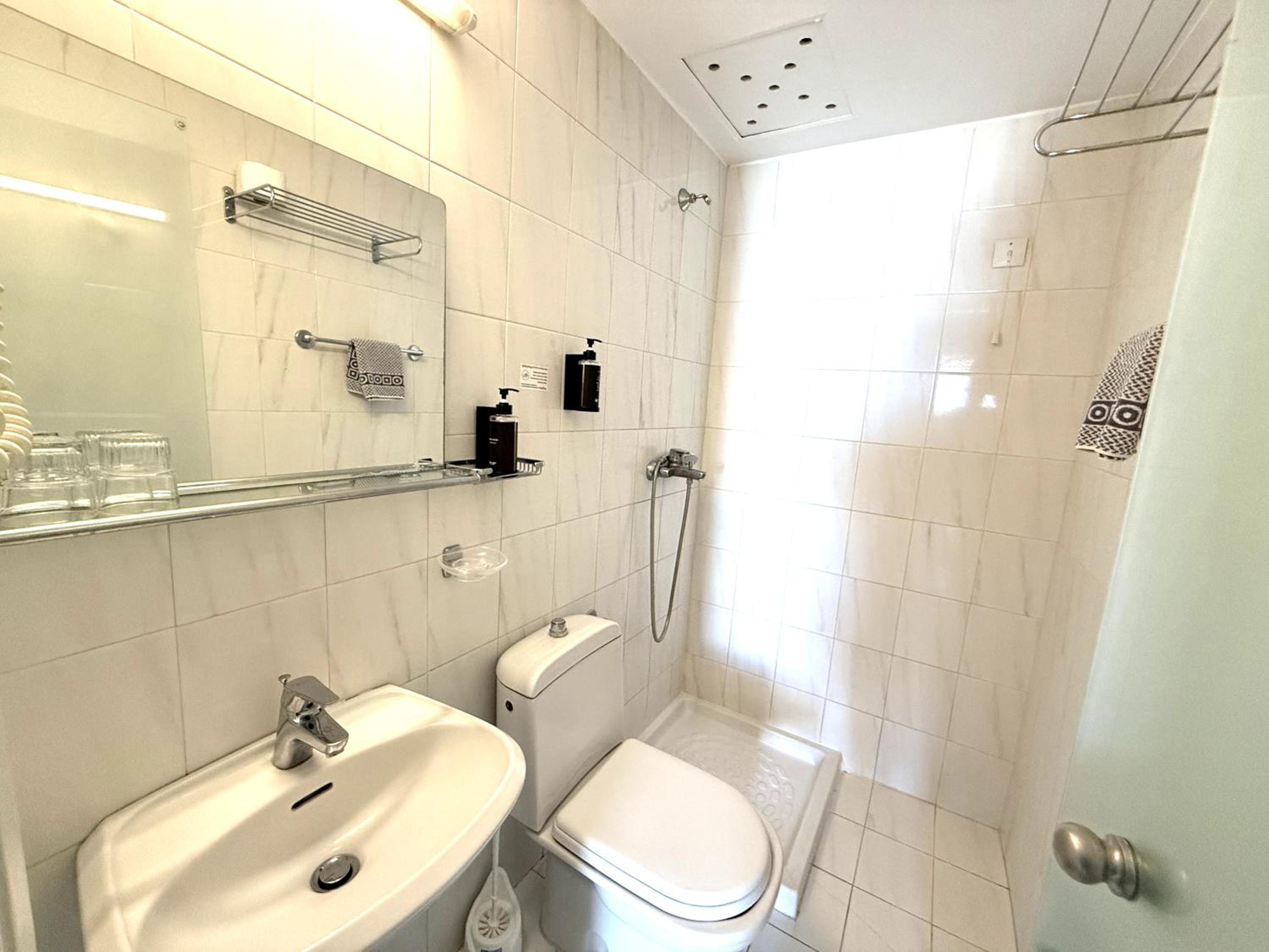 Superior Room with City and Sea View - Photo 11