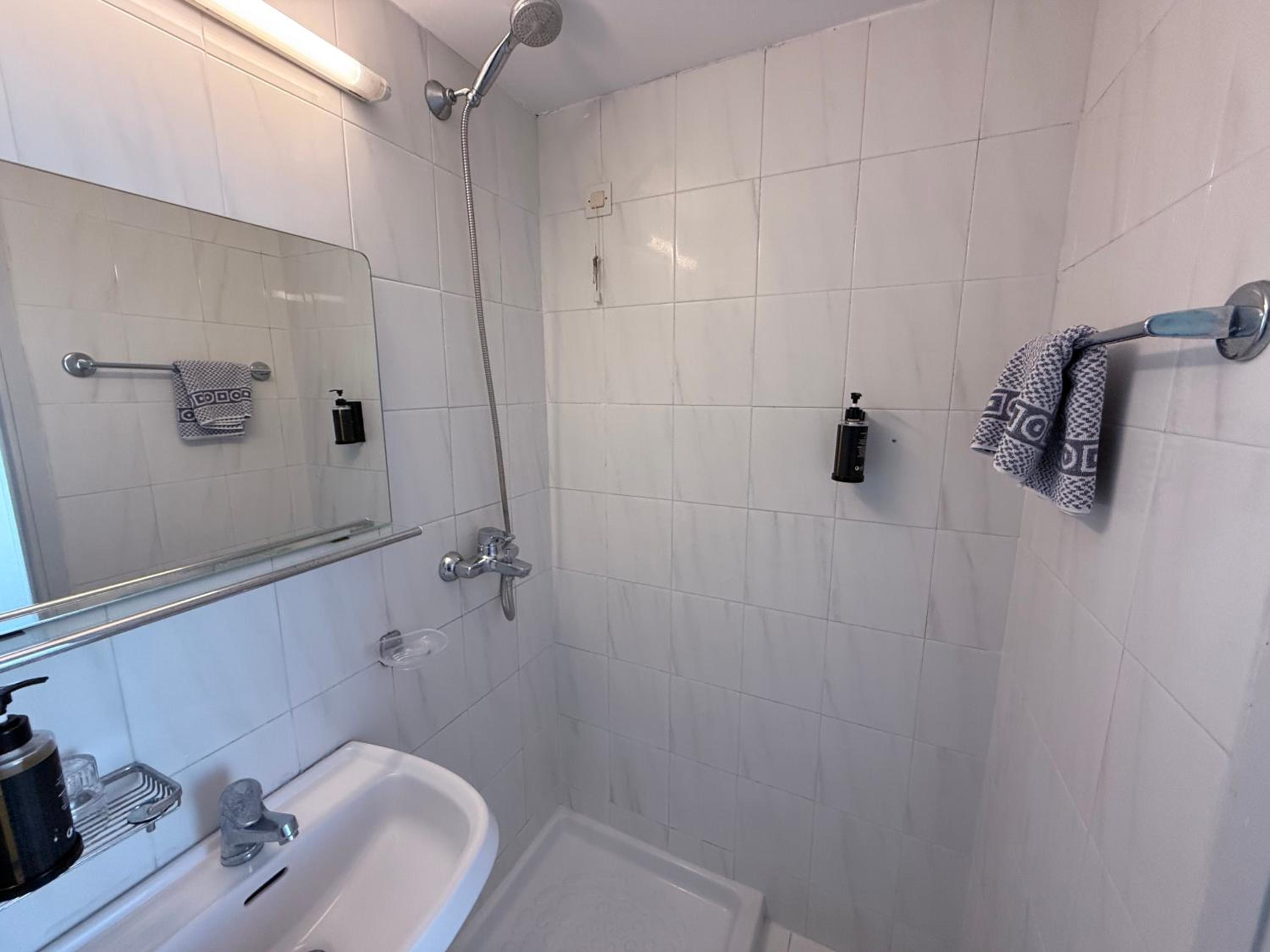 Standard Double or Twin Room with Balcony - Photo 26