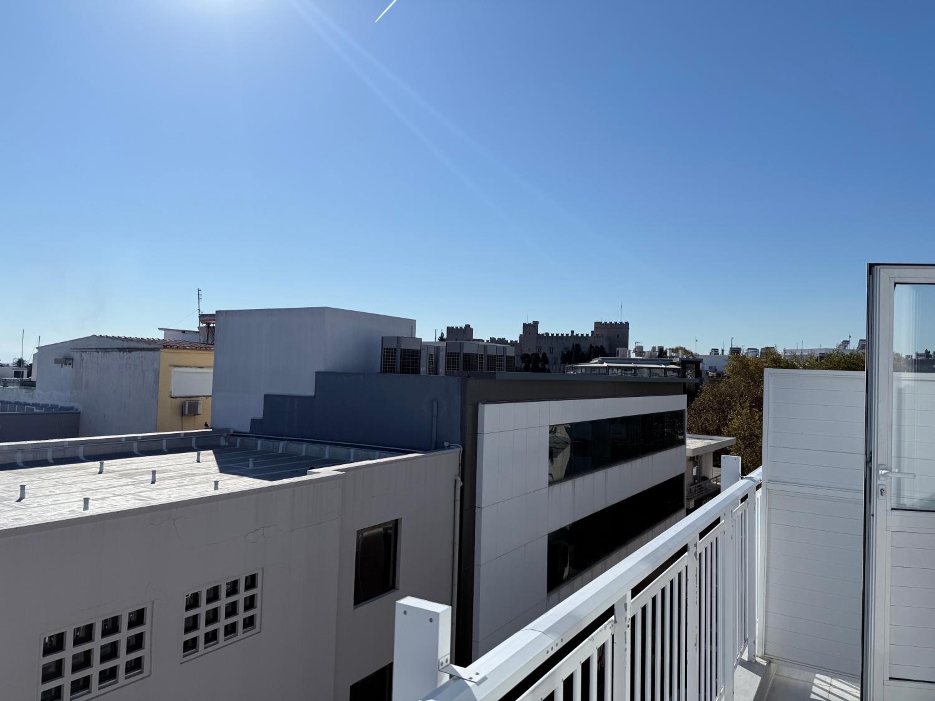 Superior Room with City and Sea View - Photo 15