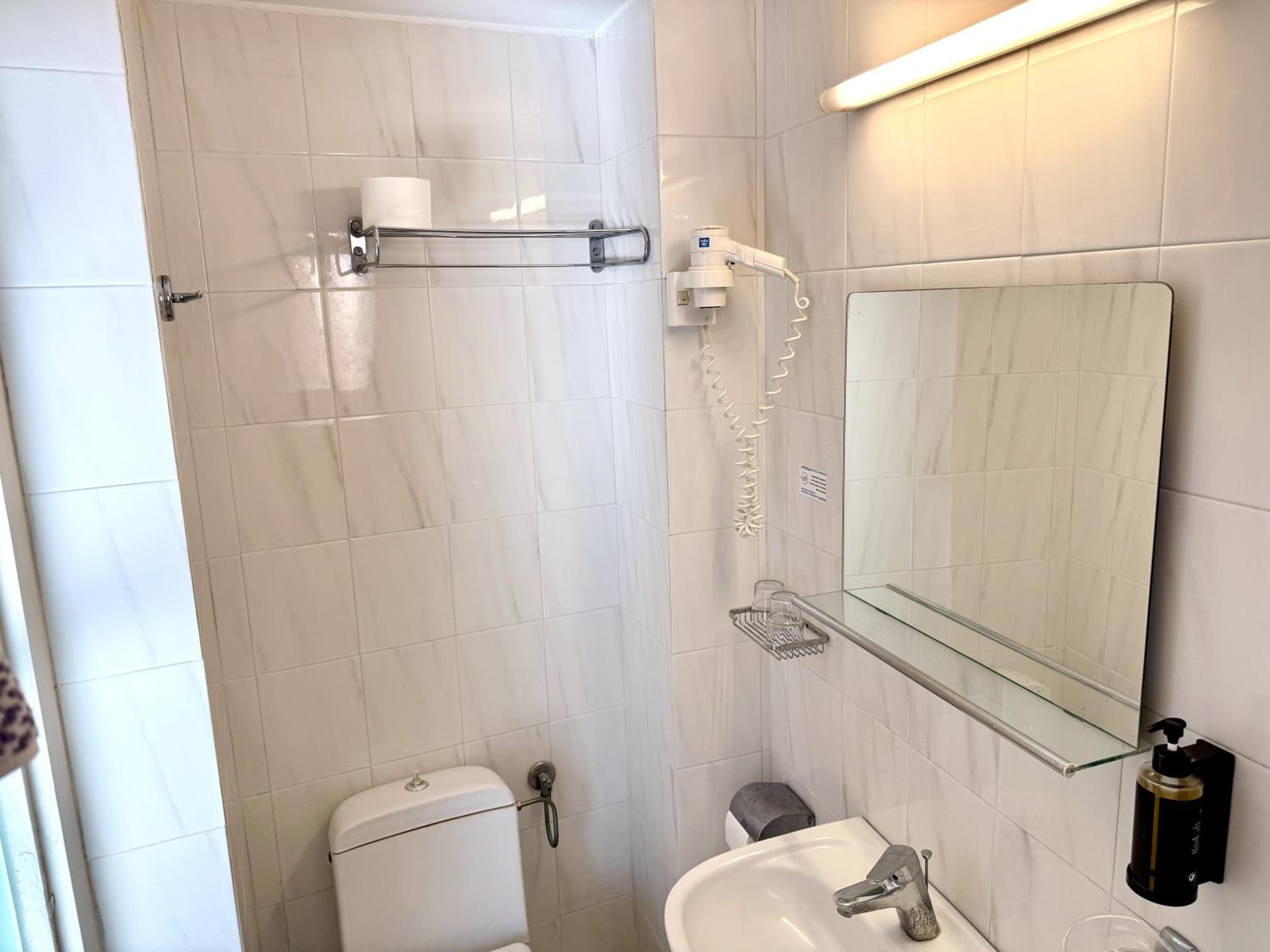 Superior Room with City and Sea View - Photo 22