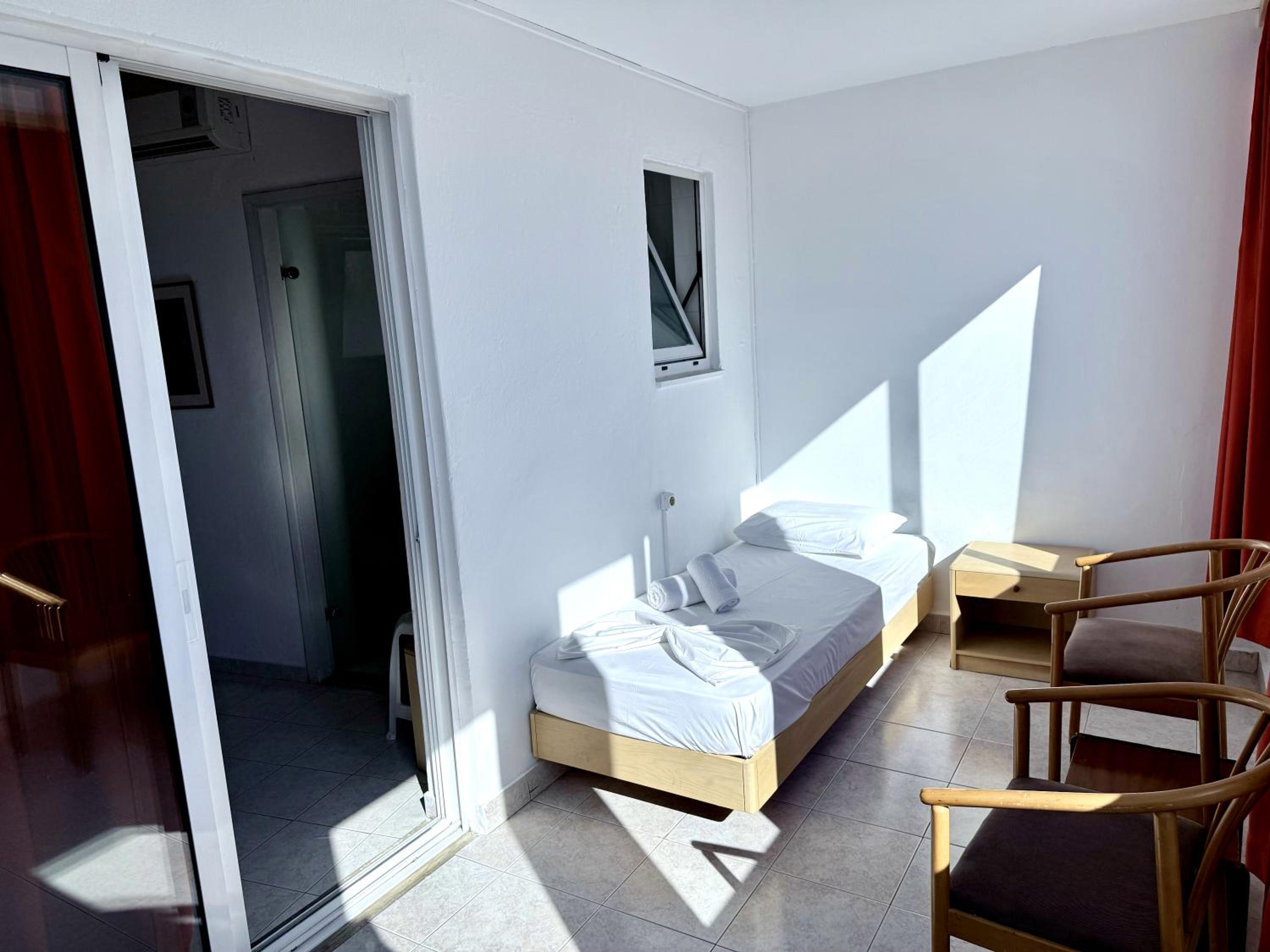 Superior Room with City and Sea View - Photo 2