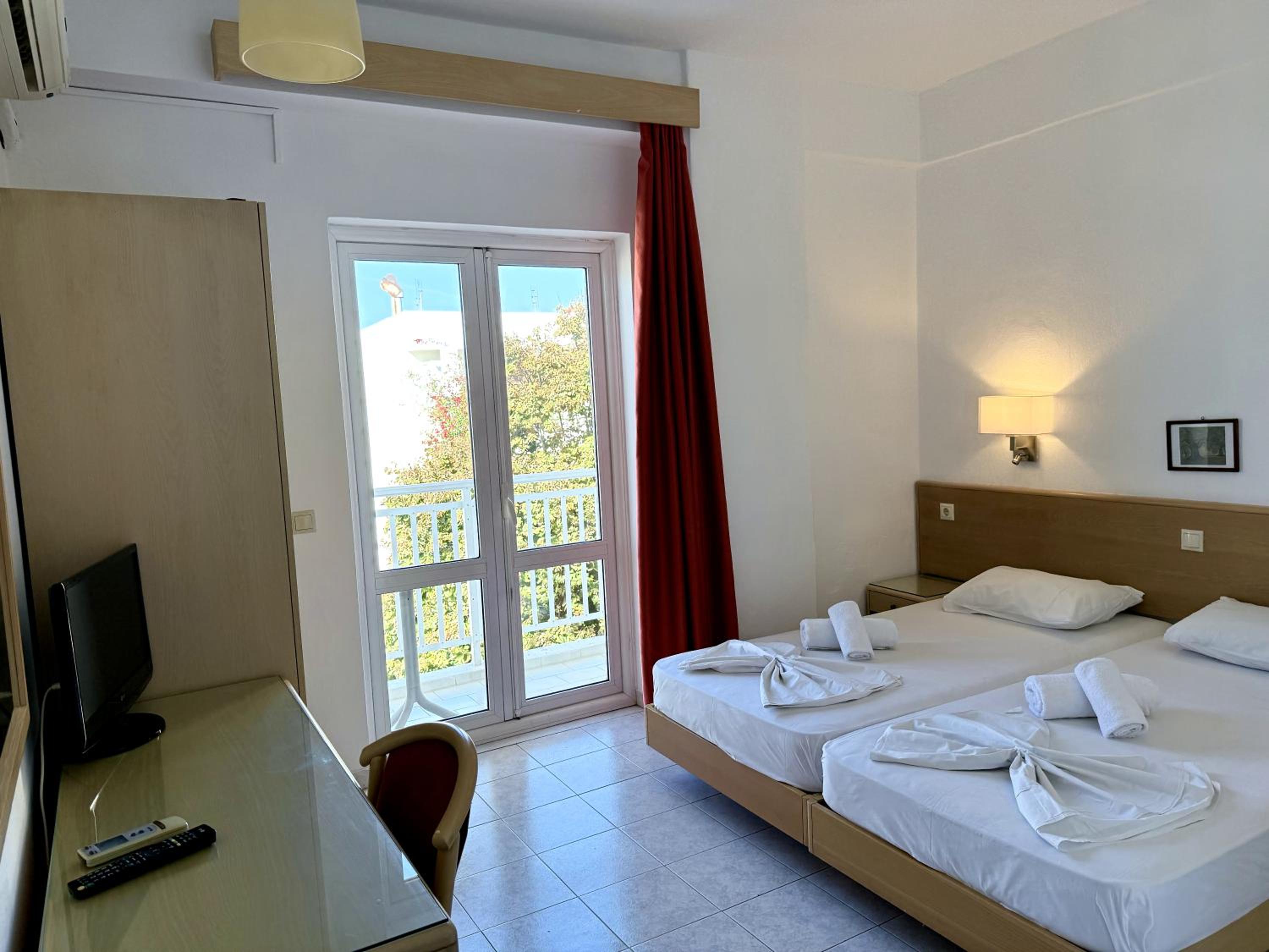 Standard Double or Twin Room with Balcony - Photo 29