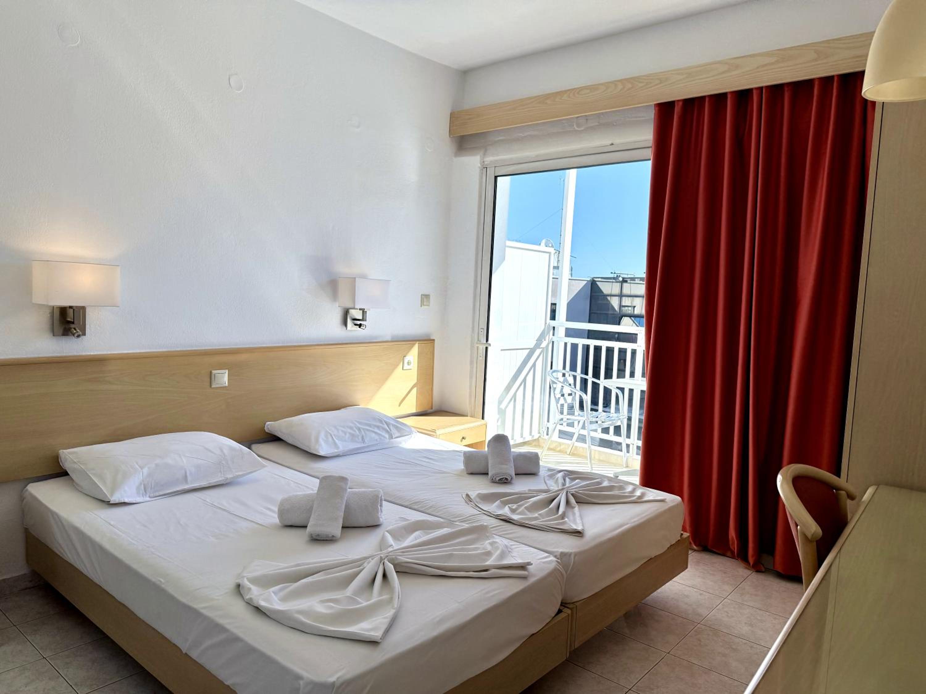 Standard Double or Twin Room with Balcony - Photo 23
