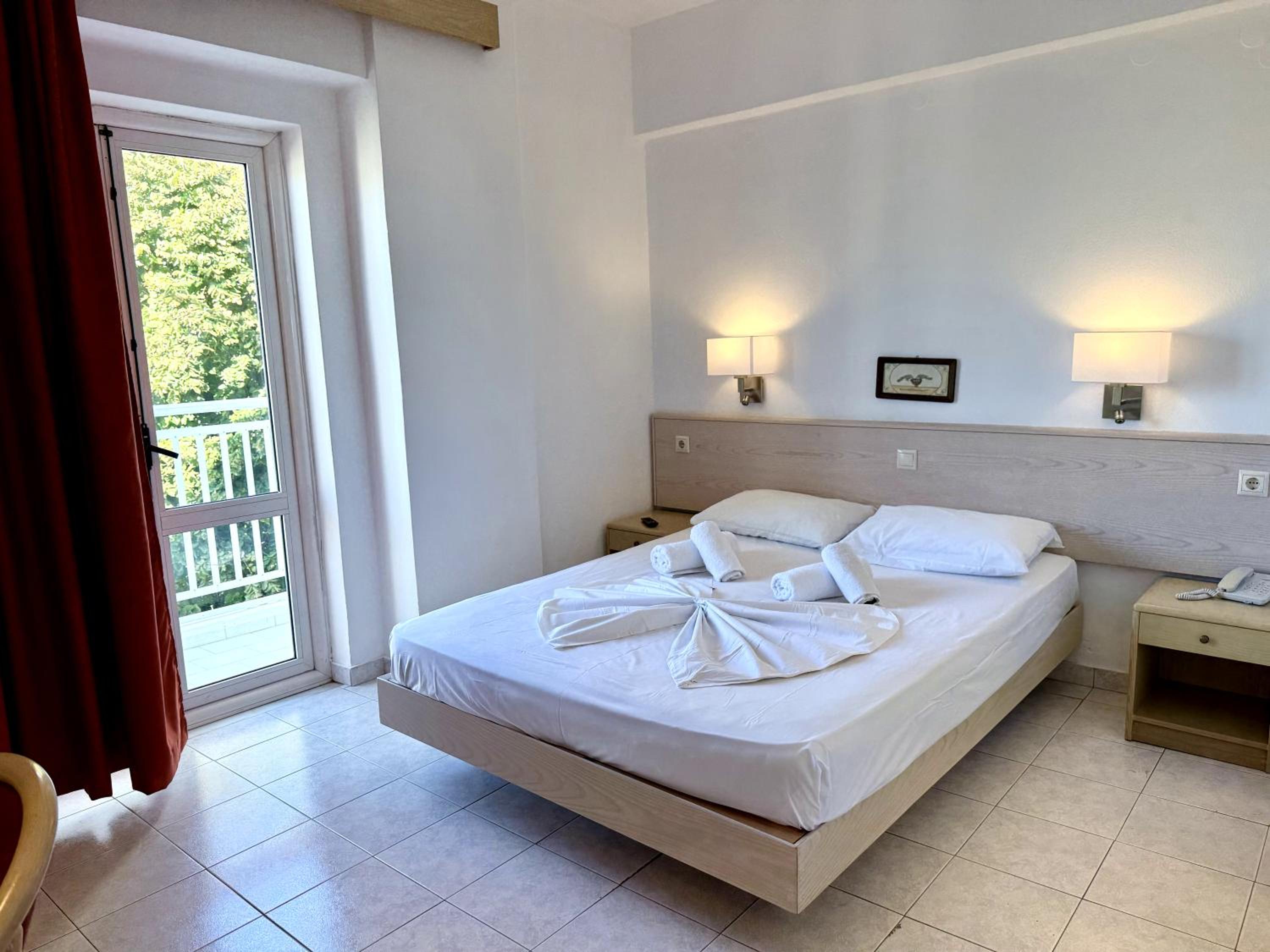 Standard Double or Twin Room with Balcony - Photo 20