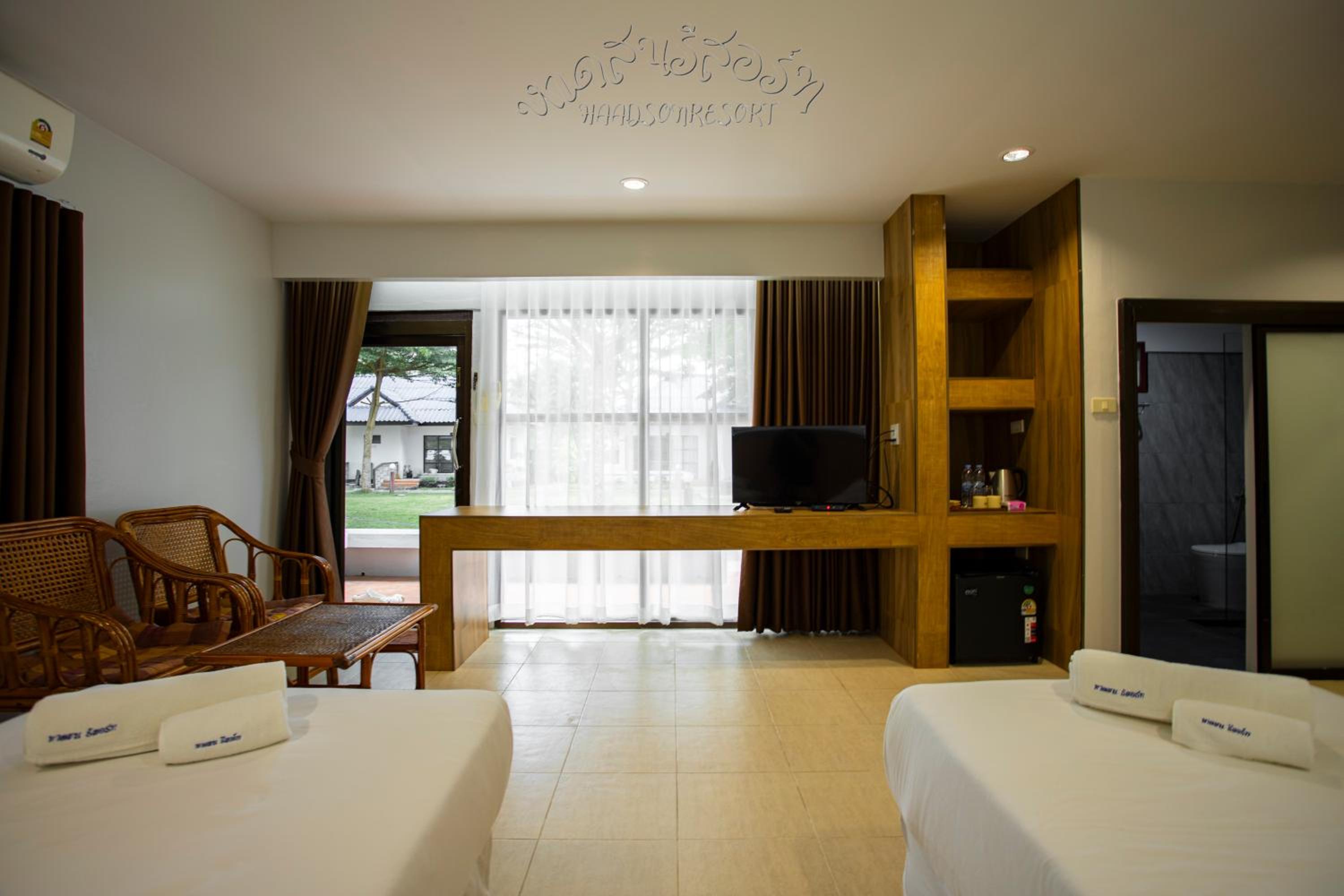 Twin Room with Sea View - Photo 3