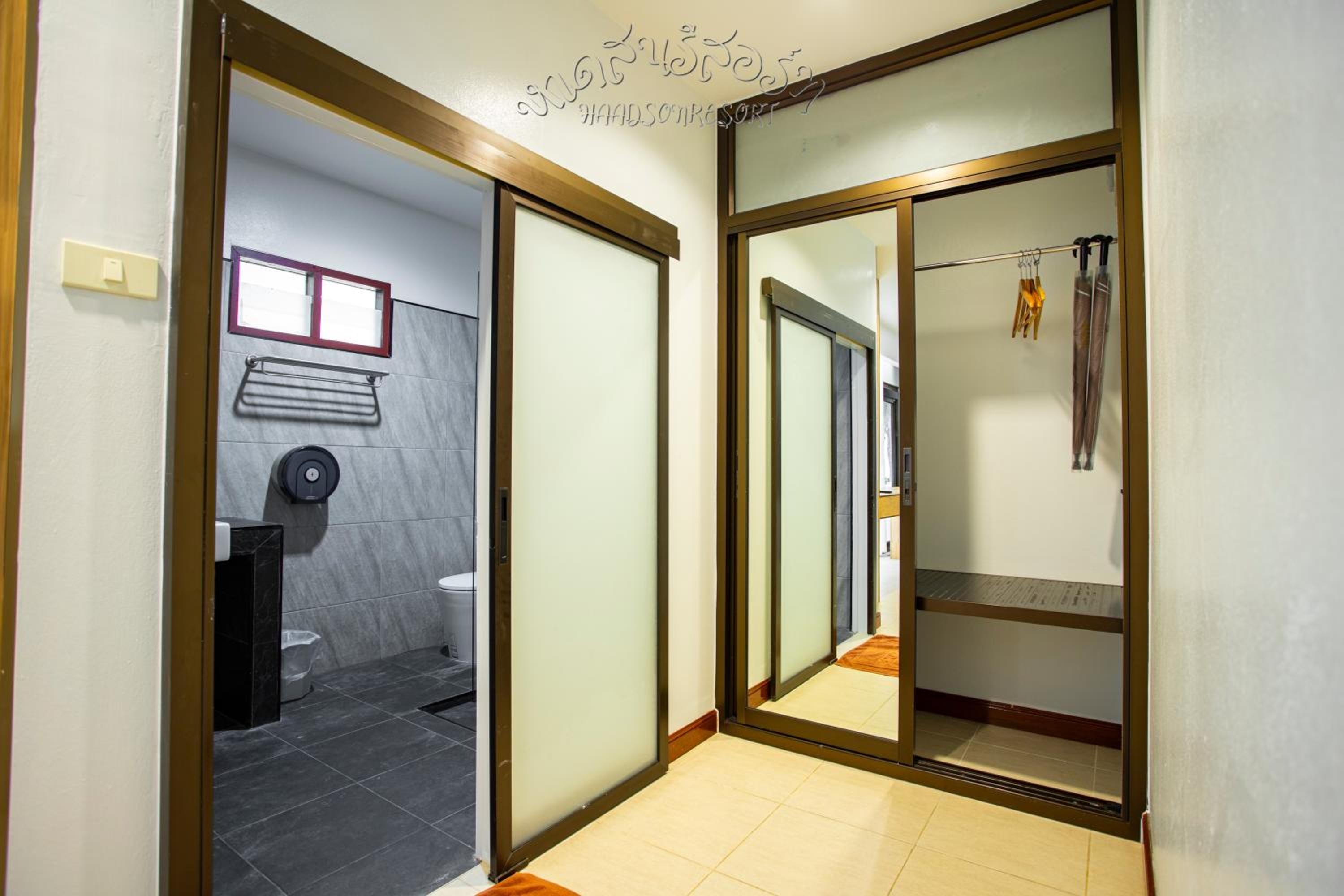 Twin Room with Sea View - Photo 6