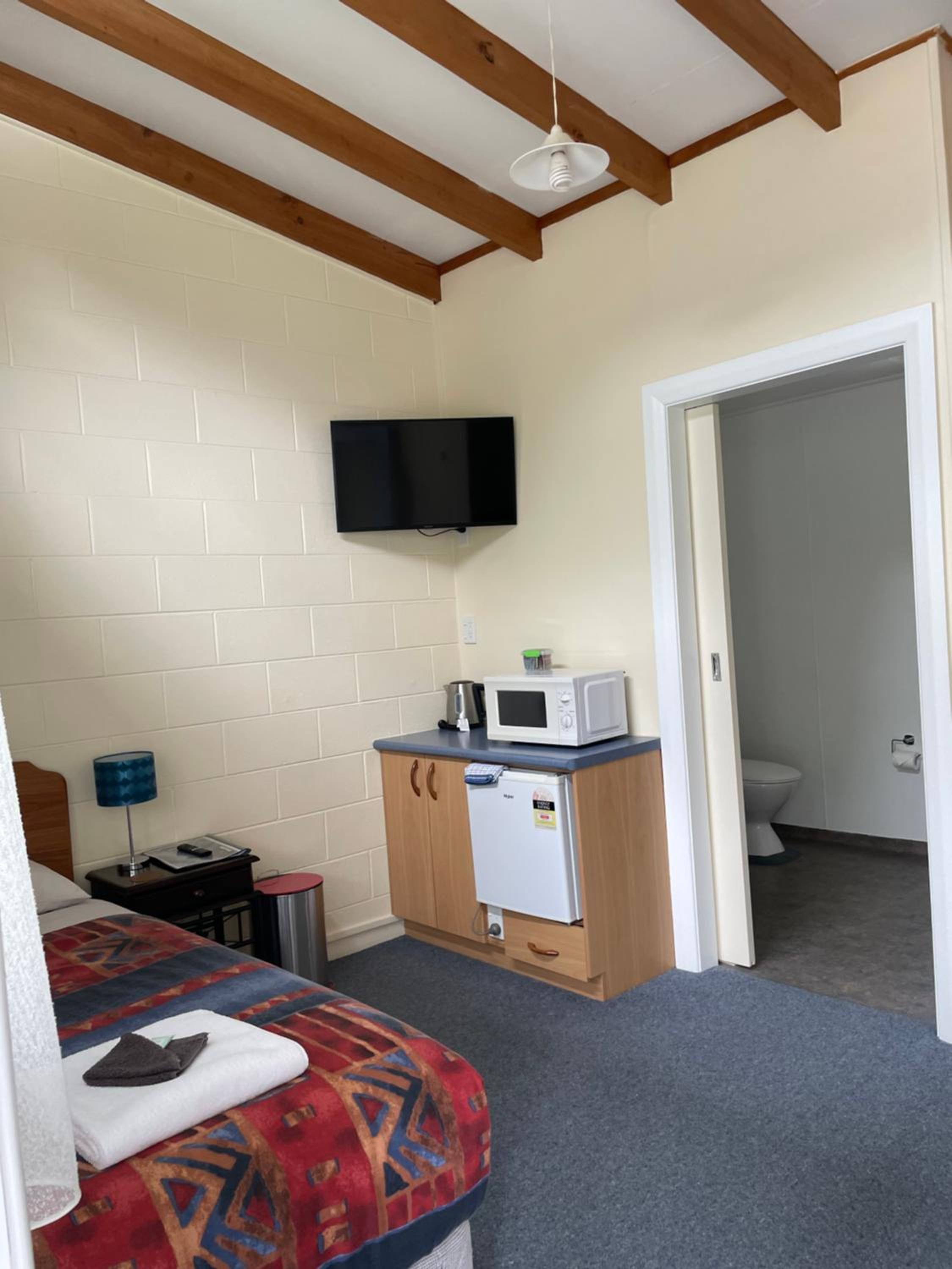 Standard Twin Room - Photo 2