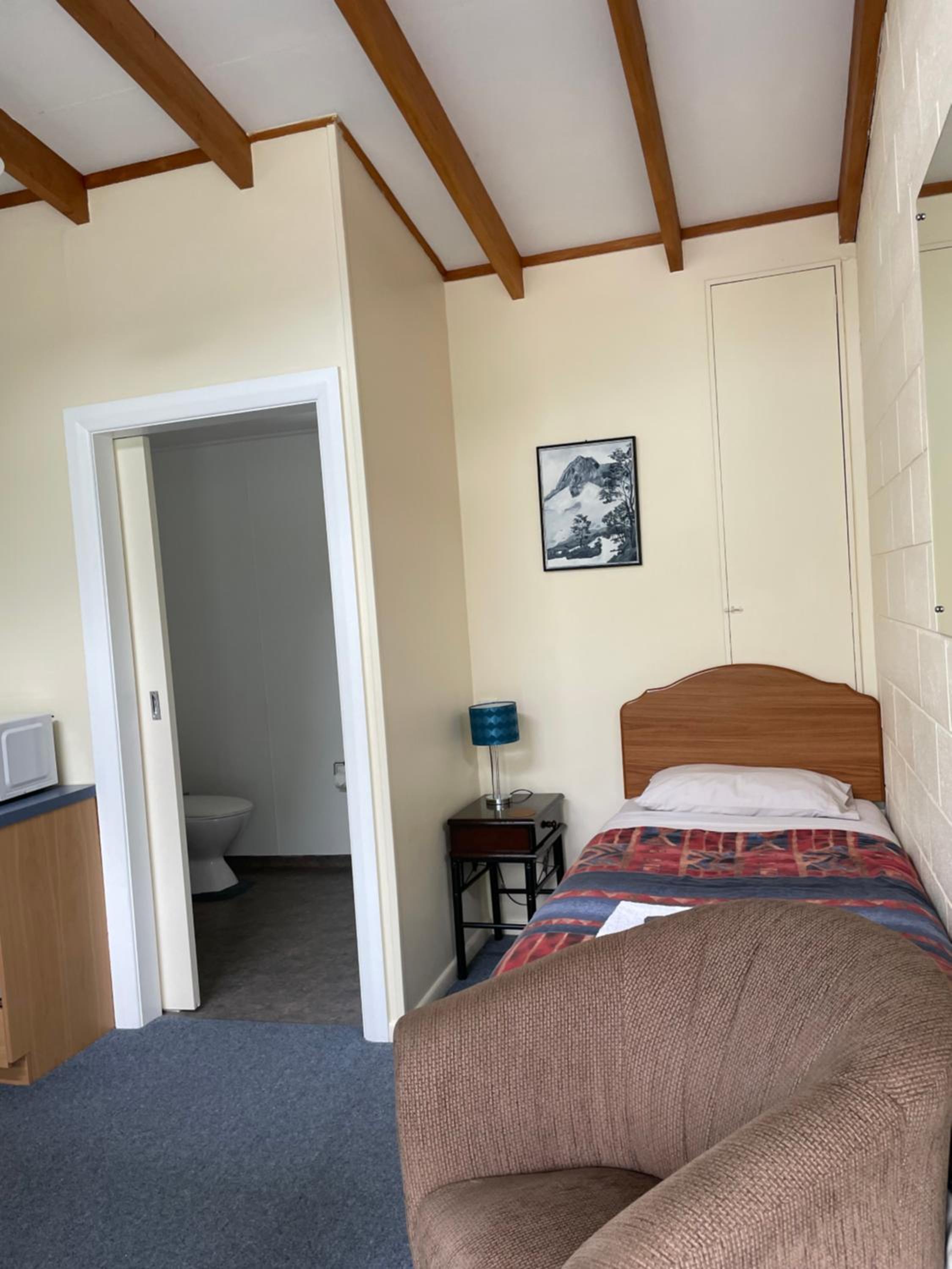 Standard Twin Room - Photo 1