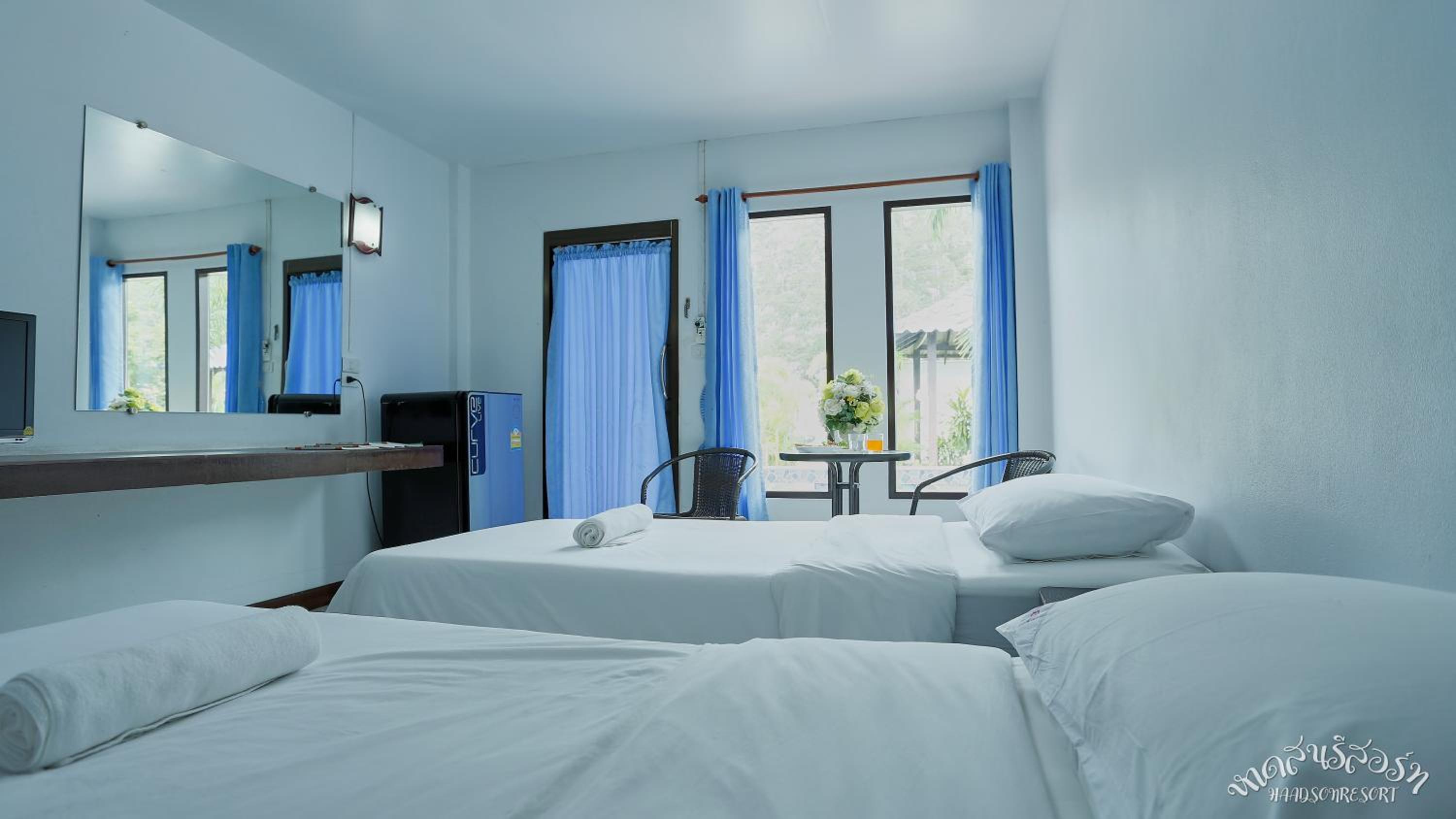 Standard Twin Room - Photo 4
