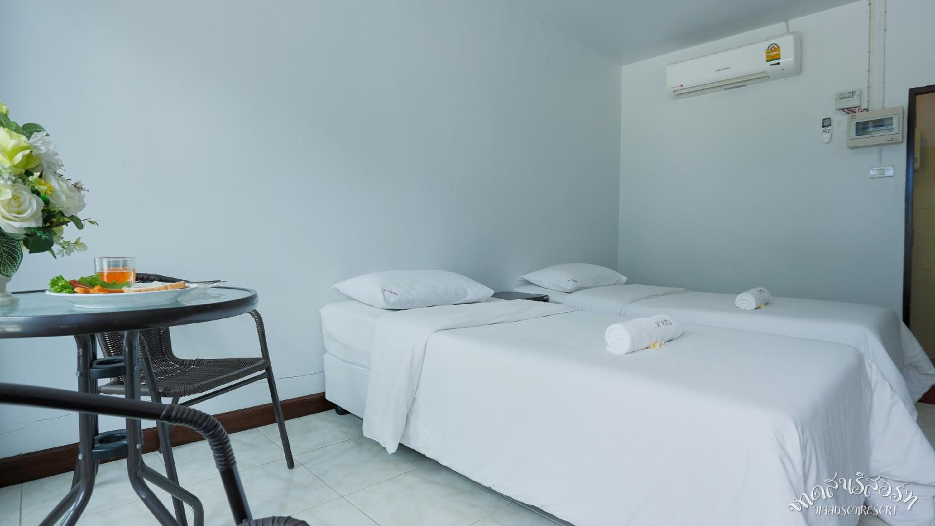 Standard Twin Room - Photo 3