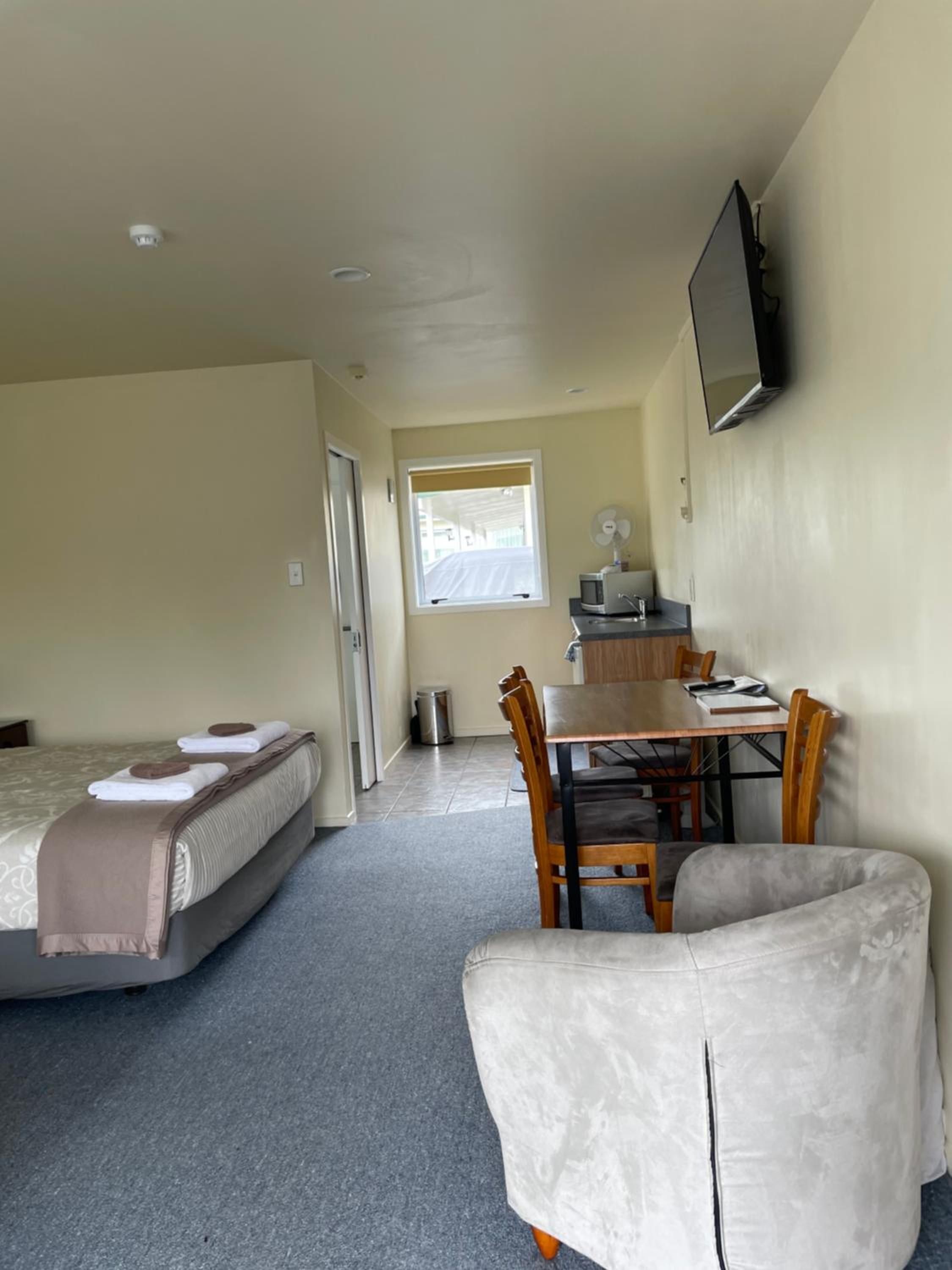 Executive Unit - Photo 3